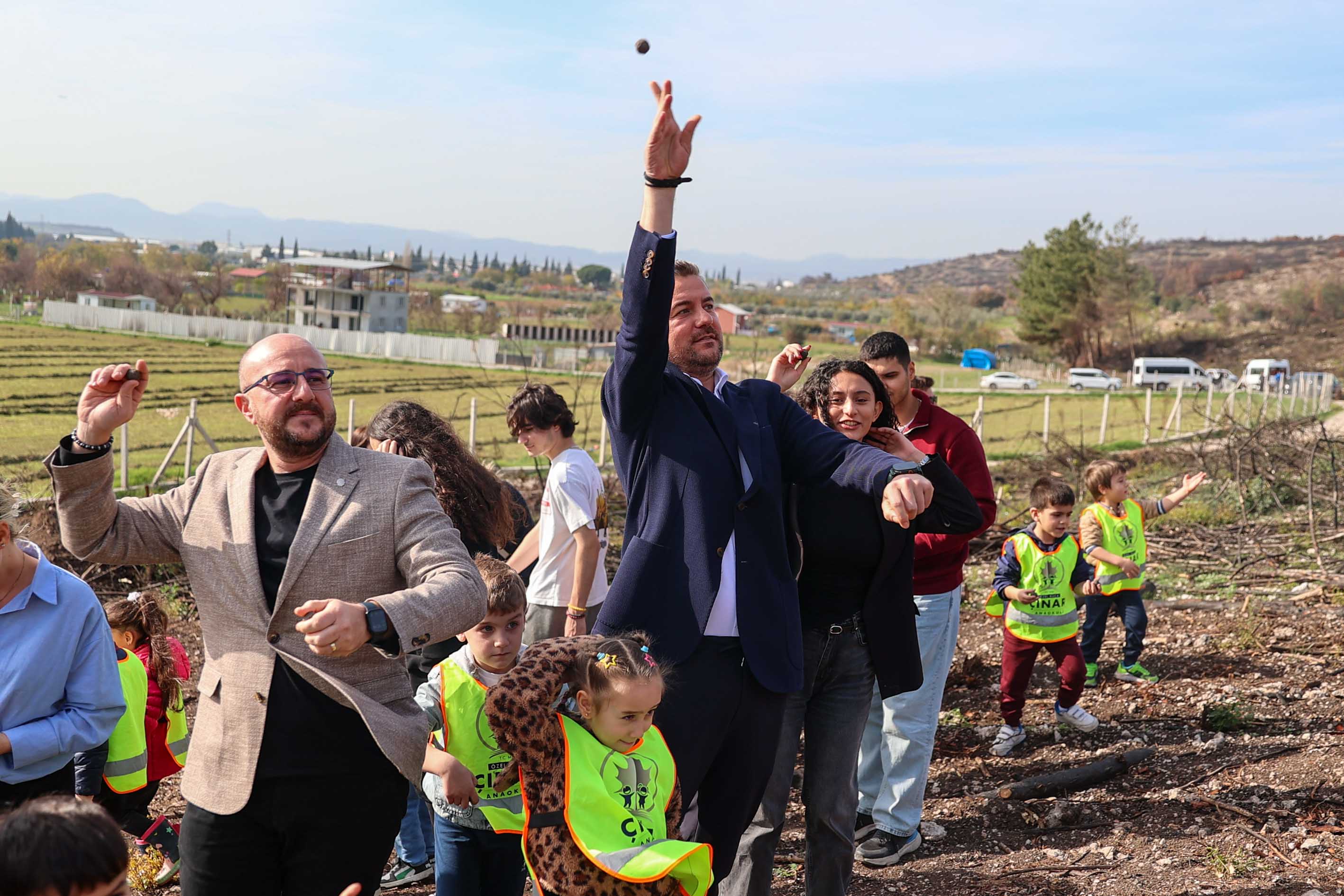 Buca’da Minik Öğrenciler Yanan Ormanlara Umut Ekti (3)