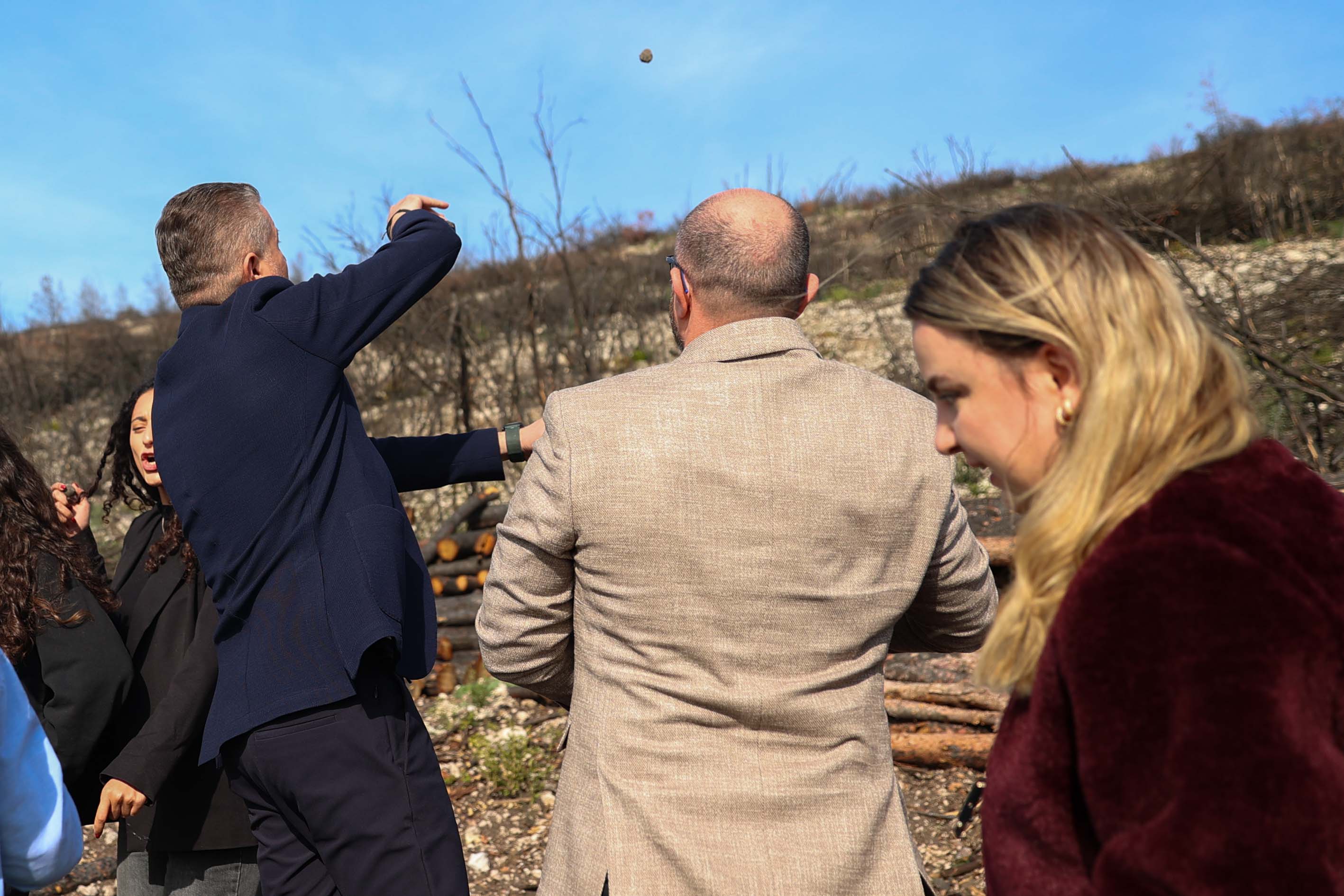 Buca’da Minik Öğrenciler Yanan Ormanlara Umut Ekti (4)