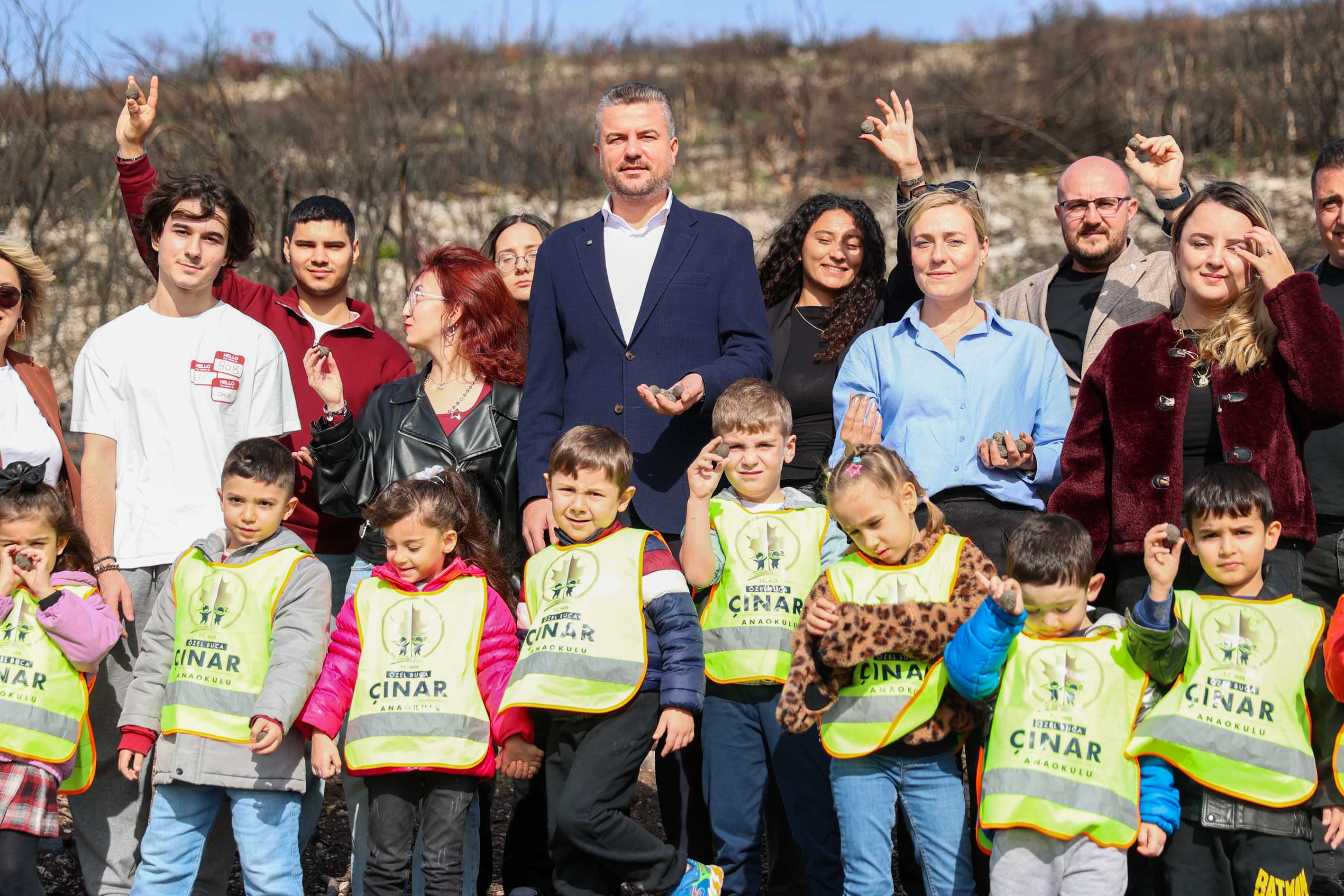 Buca’da Minik Öğrenciler Yanan Ormanlara Umut Ekti (5)