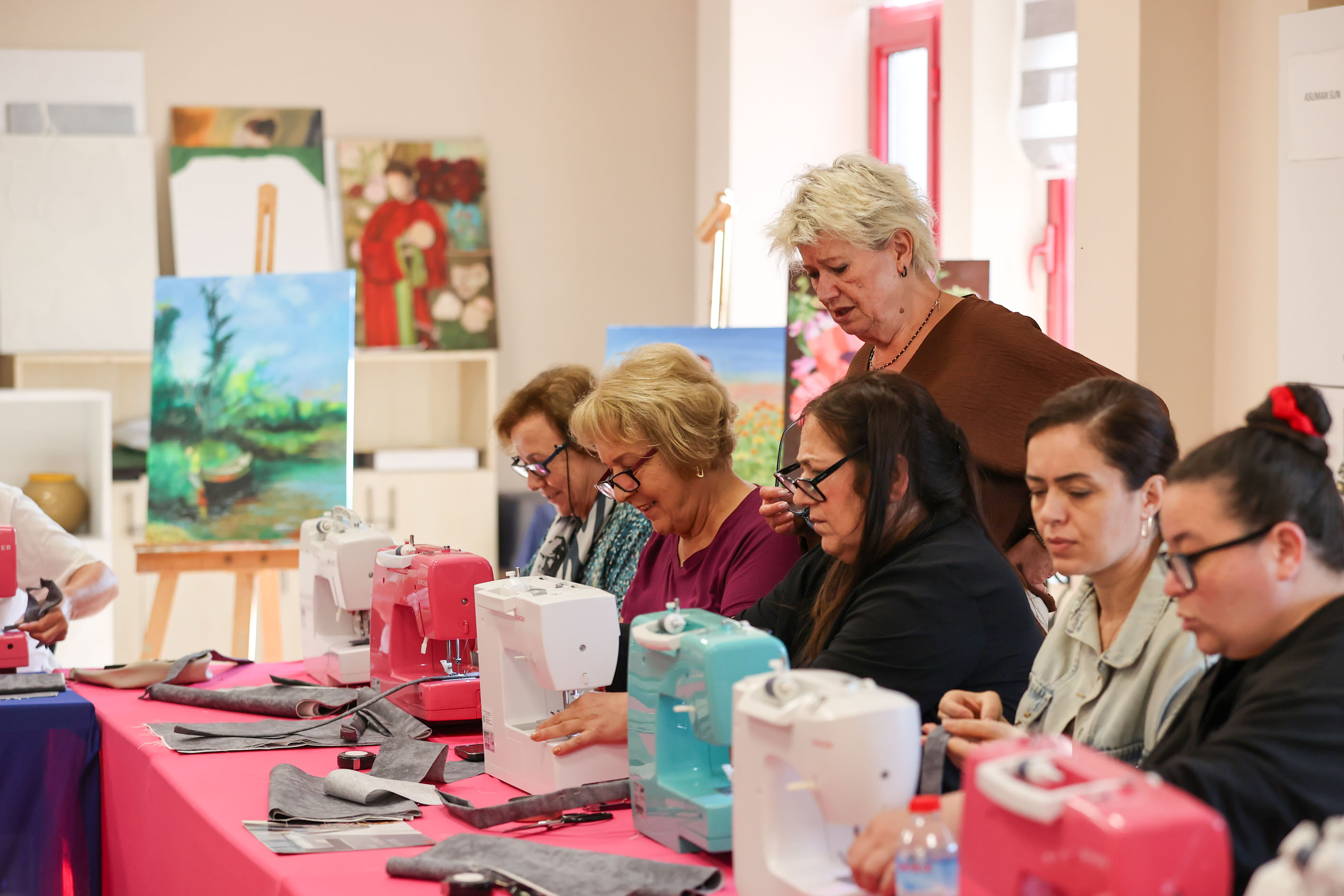 Bucalı Kadınların Emeği, Öğrencilere Burs Olarak Dönüyor (5)