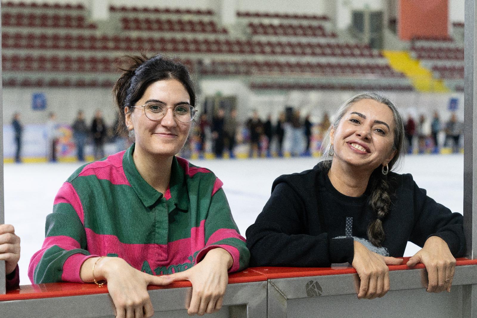 Buz Sporları Salonu Sezonu Açtı Ücretsiz Dersler İzmirlileri Bekliyor (13)