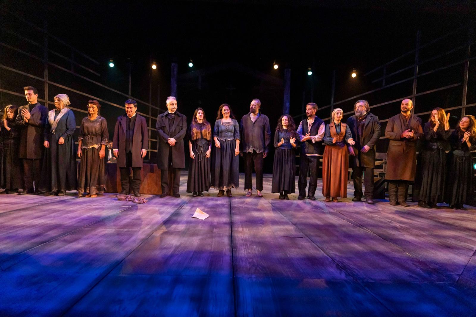 Cadı Kazanı Prömiyeri Göz Kamaştırdı (1)