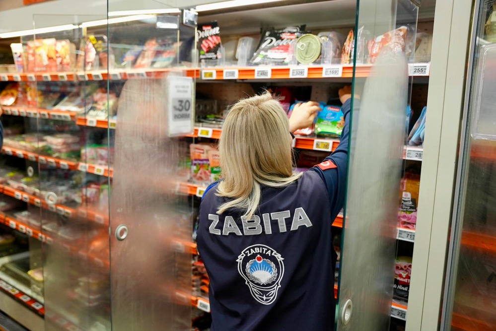 Çeşme Belediyesi Zabıta Ekiplerinden Market Ve Okul Kantinlerine Sıkı Denetimphoto 2025 10 23 16 00 32 2 (1)