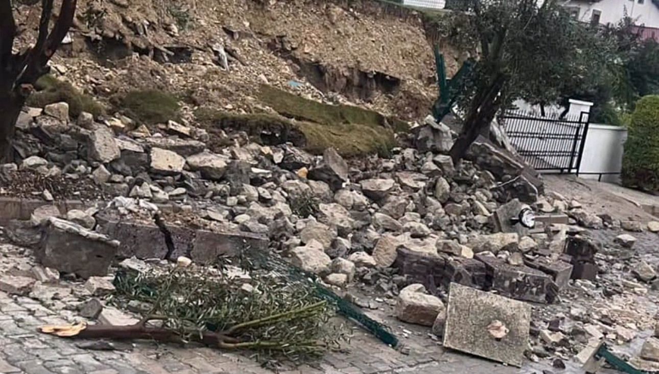 Çeşme’de Bir Aylık Yağış Bir Gecede Düştü! (4)