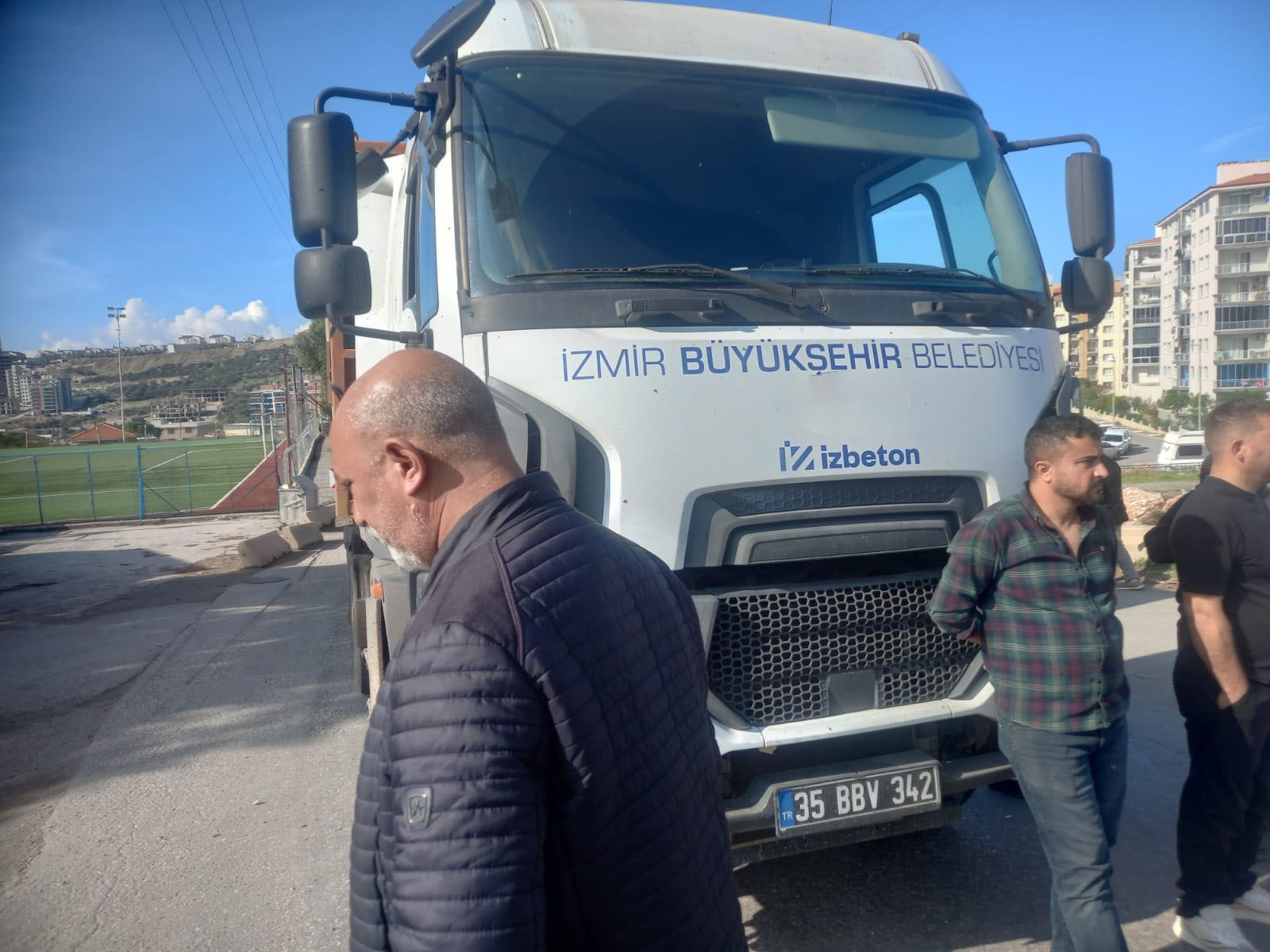 Çiğli’de Çöp Krizi! Belediye Ve Halk Yolu Kapattı (2)