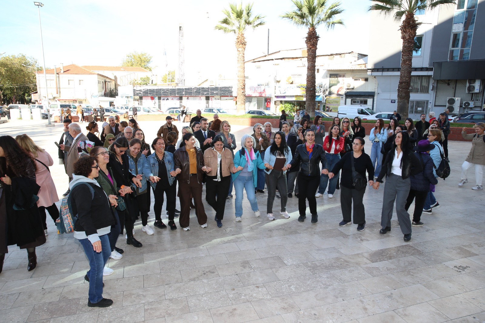 Çiğli’de Kadınlar Tek Ses ‘Şiddete Hayır’ (3)