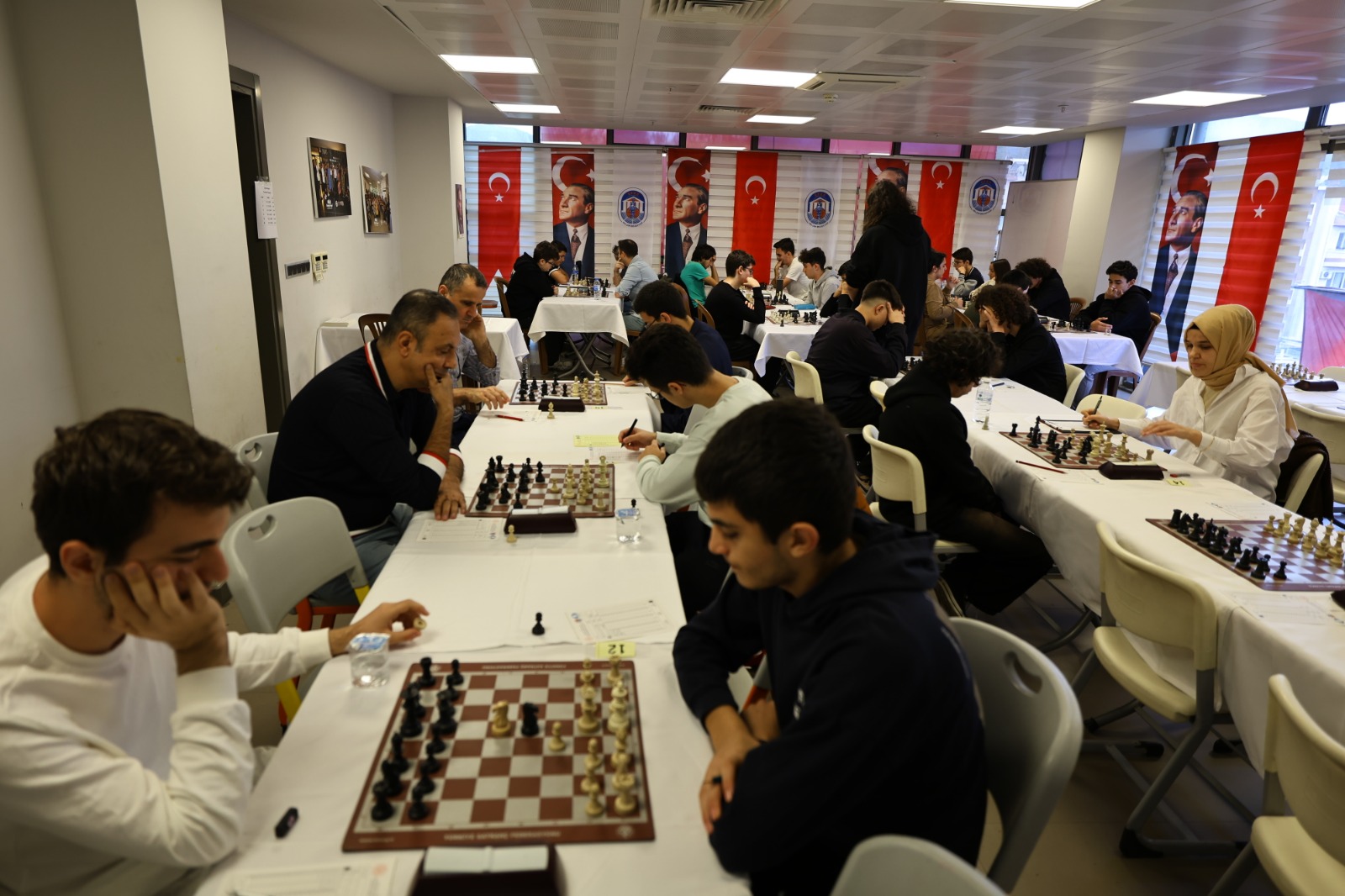 Efes Selçuk’ta 'Ataya Saygı' Satranç Turnuvası Başladı (4)