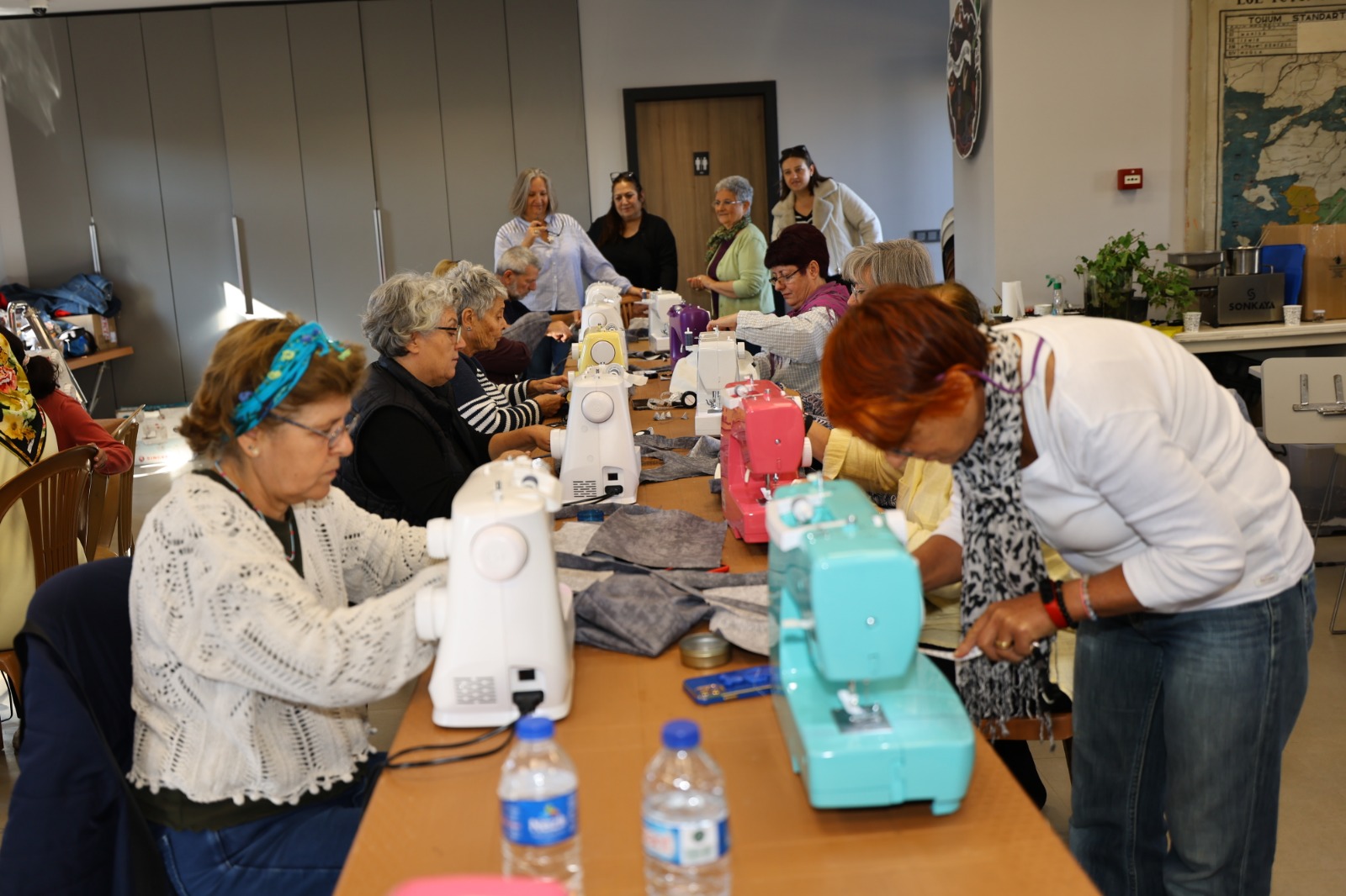 Efes Selçuk’ta Ücretsiz Dikiş Atölyesi Büyük Ilgi Gördü (1)