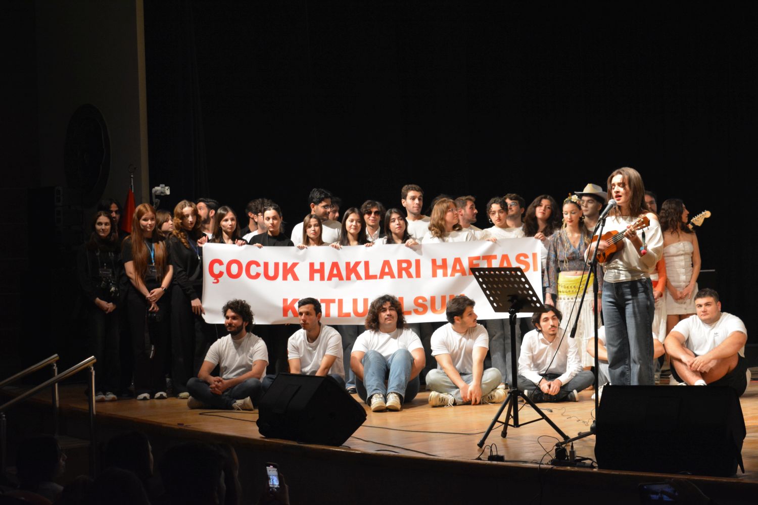 Ege Üniversitesi’nden Çocuk Haklarına Dikkat Çeken Konser (7)
