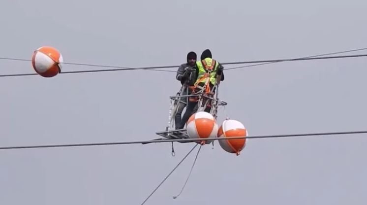 Elektrik Tellerindeki Kırmızı Ve Beyaz Toplar Ne Işe Yarıyor Gerçek Ortaya Çıktı (2)