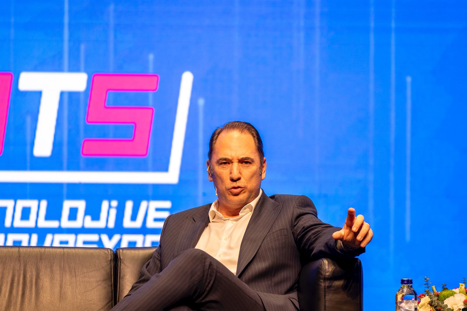 Enerjiden Spora Her Şey Değişiyor! İzmirmeets’te Geleceğin Kodları Çözüldü (5)