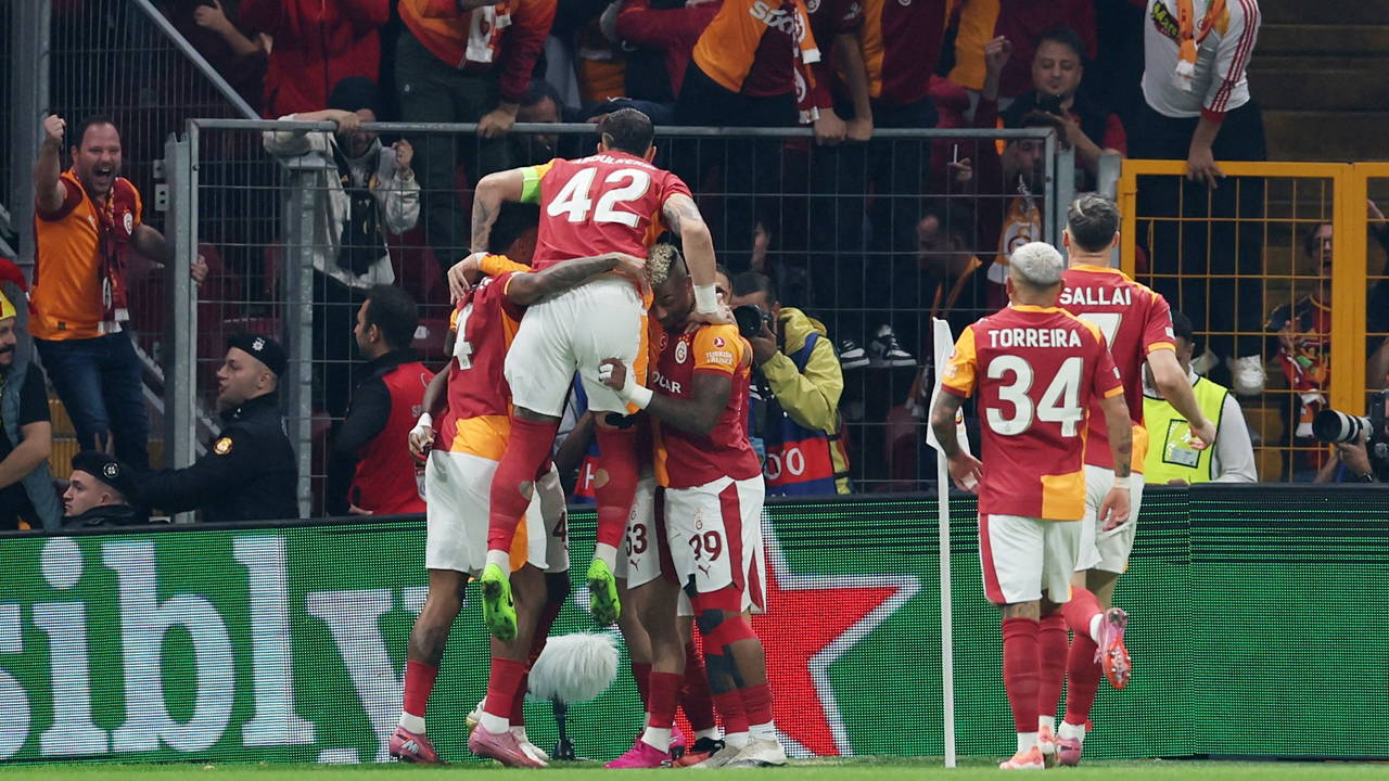 Galatasaray’da Ajax Maçı Kadrosu Açıklandı 2 Yıldız Yok