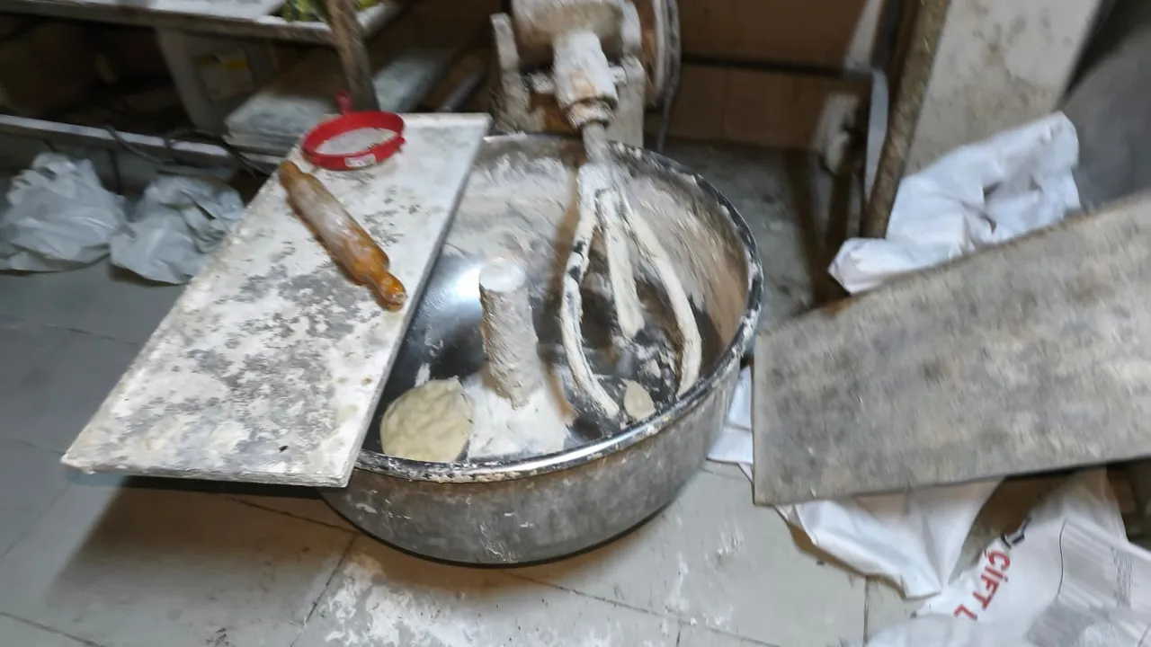 Görüntüler Pes Dedirtti Kokmuş Et Çıkan Pideci Mühürlendi!