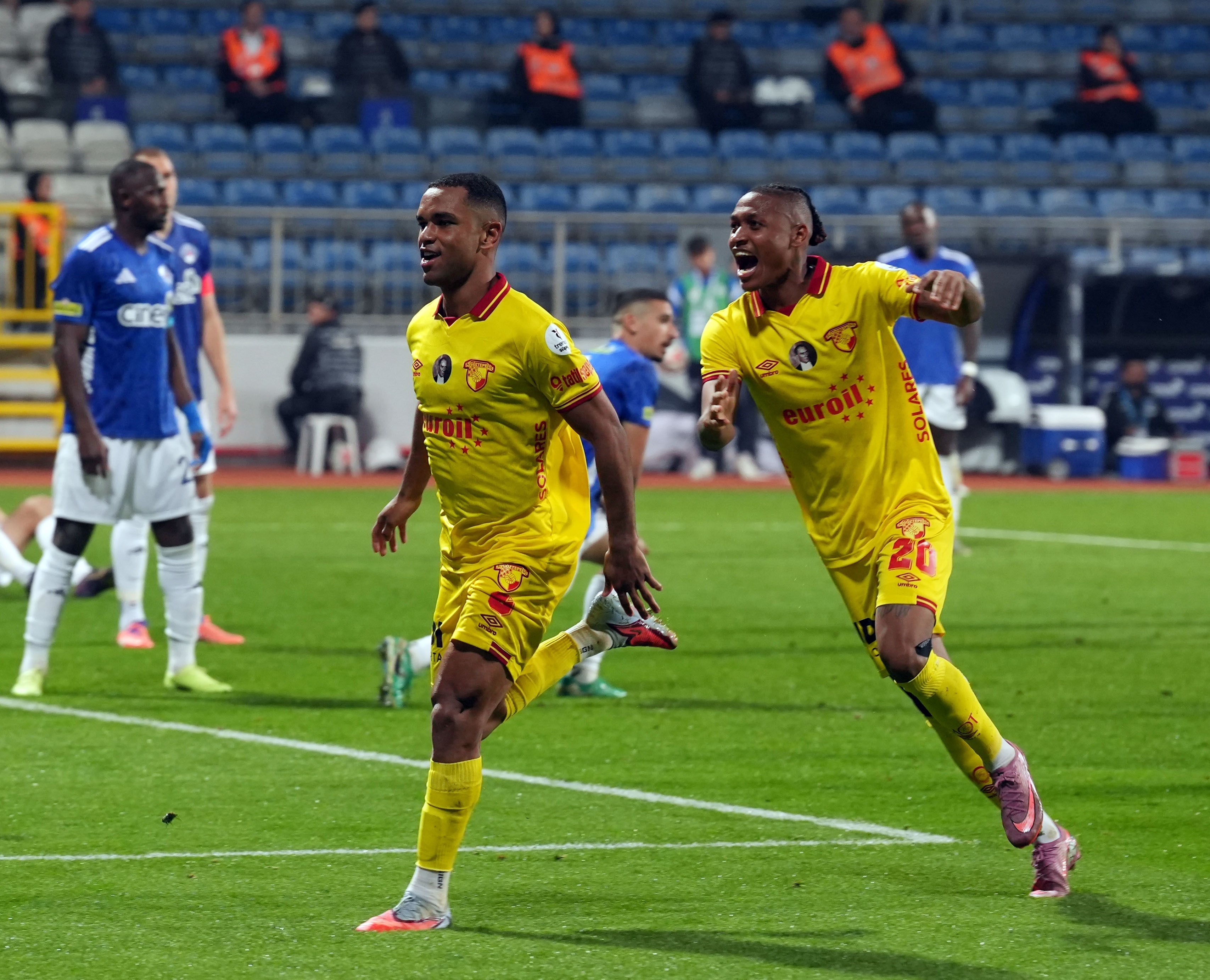 Göztepe Deplasmanda Yeniden Kazandı Avrupa Hedefi Güçlendi (2)