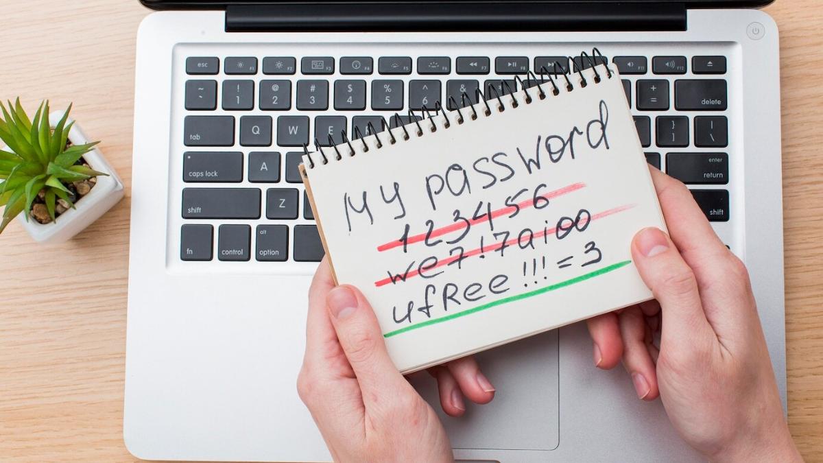 'Hacker'lara Karşı %100 Güvenlik Güçlü Şifre Yönetimi Nasıl Yapılır 3 Adımlı Kontrol Listesi (1)