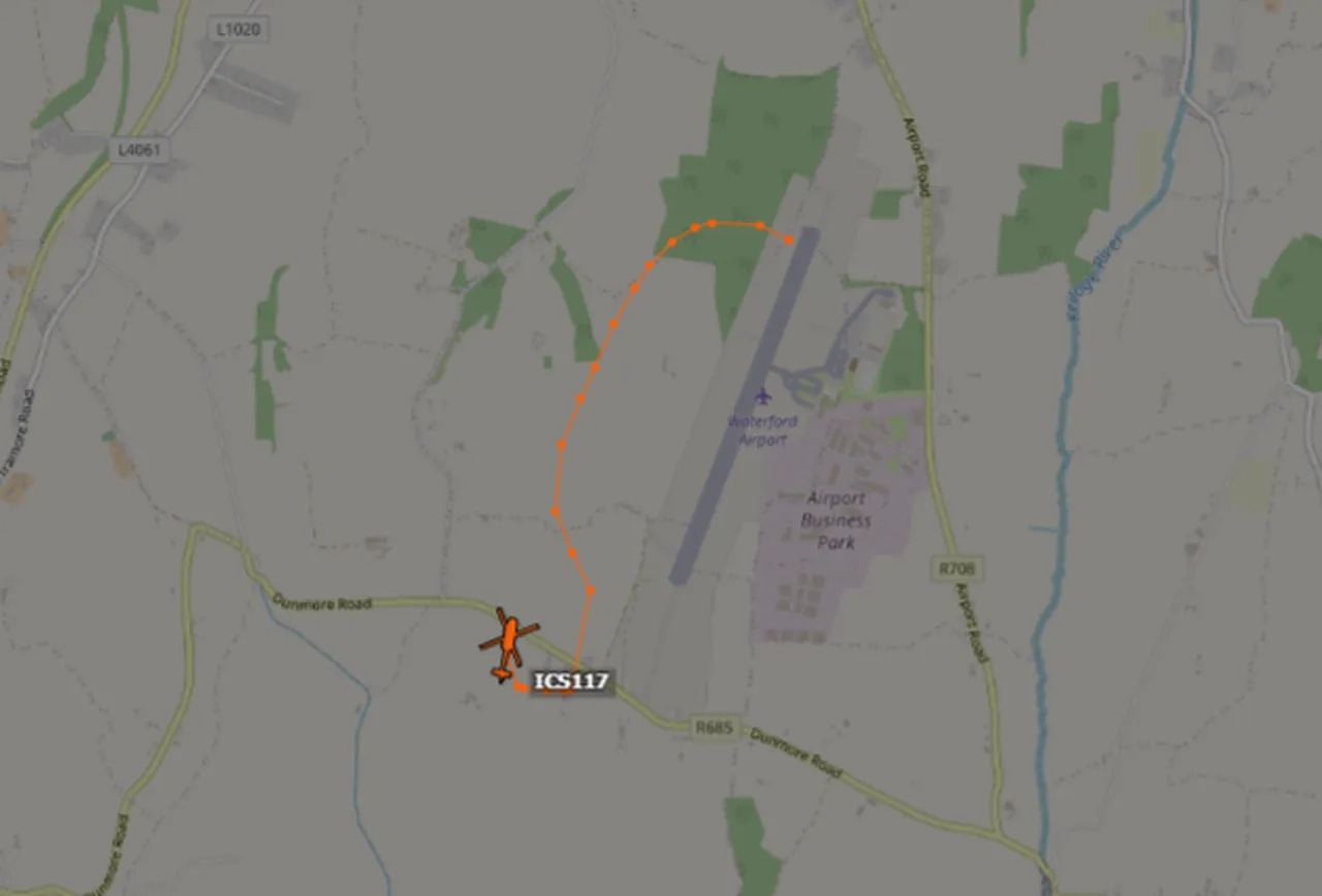 Irlandada Ucak Tarlaya Burun Ust (1)