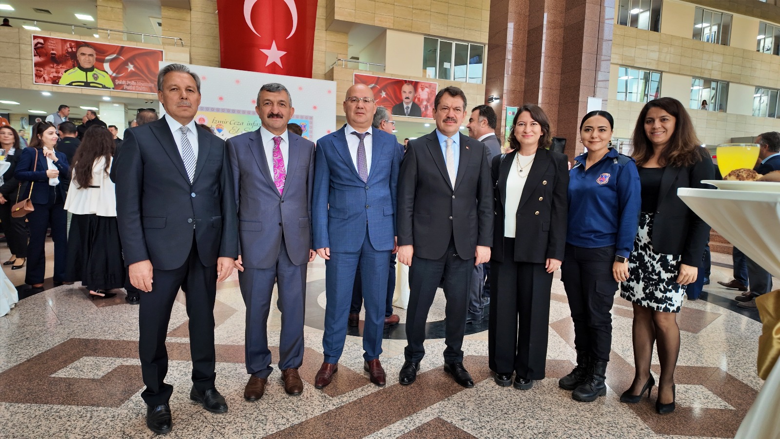 İzmir Adliyesi'nde Büyük Sergi! Hükümlülerden El Emeği Eserler (4)