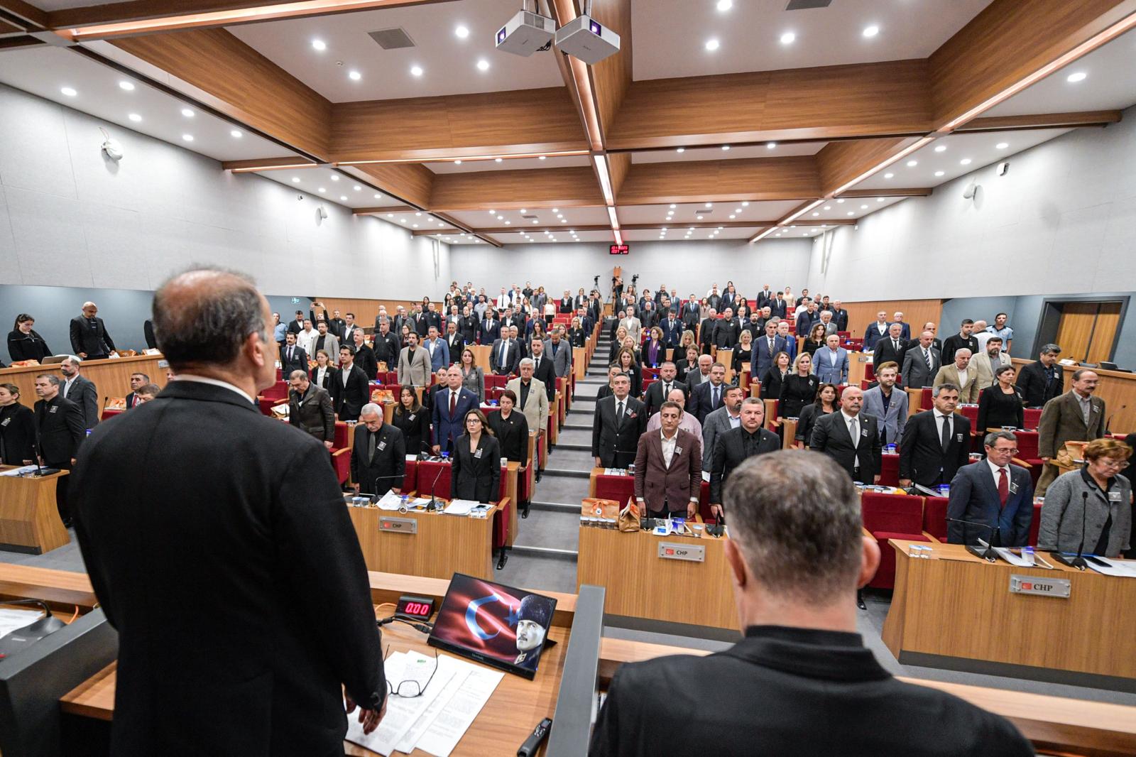 İzmir Büyükşehir Meclisi'nde Bütçe Mesaisi 110 Milyarlık Tasarı Gündemde (1)