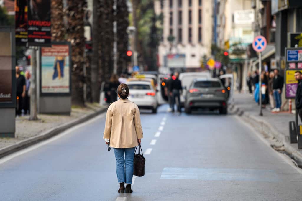 İzmir Cumhuriyet Meydanı'nda Saat 09.05'Te Hayat Durdu (10)