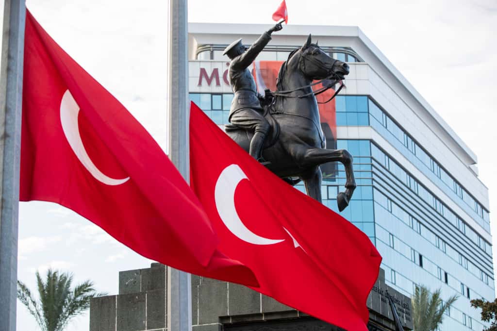 İzmir Cumhuriyet Meydanı'nda Saat 09.05'Te Hayat Durdu (7)