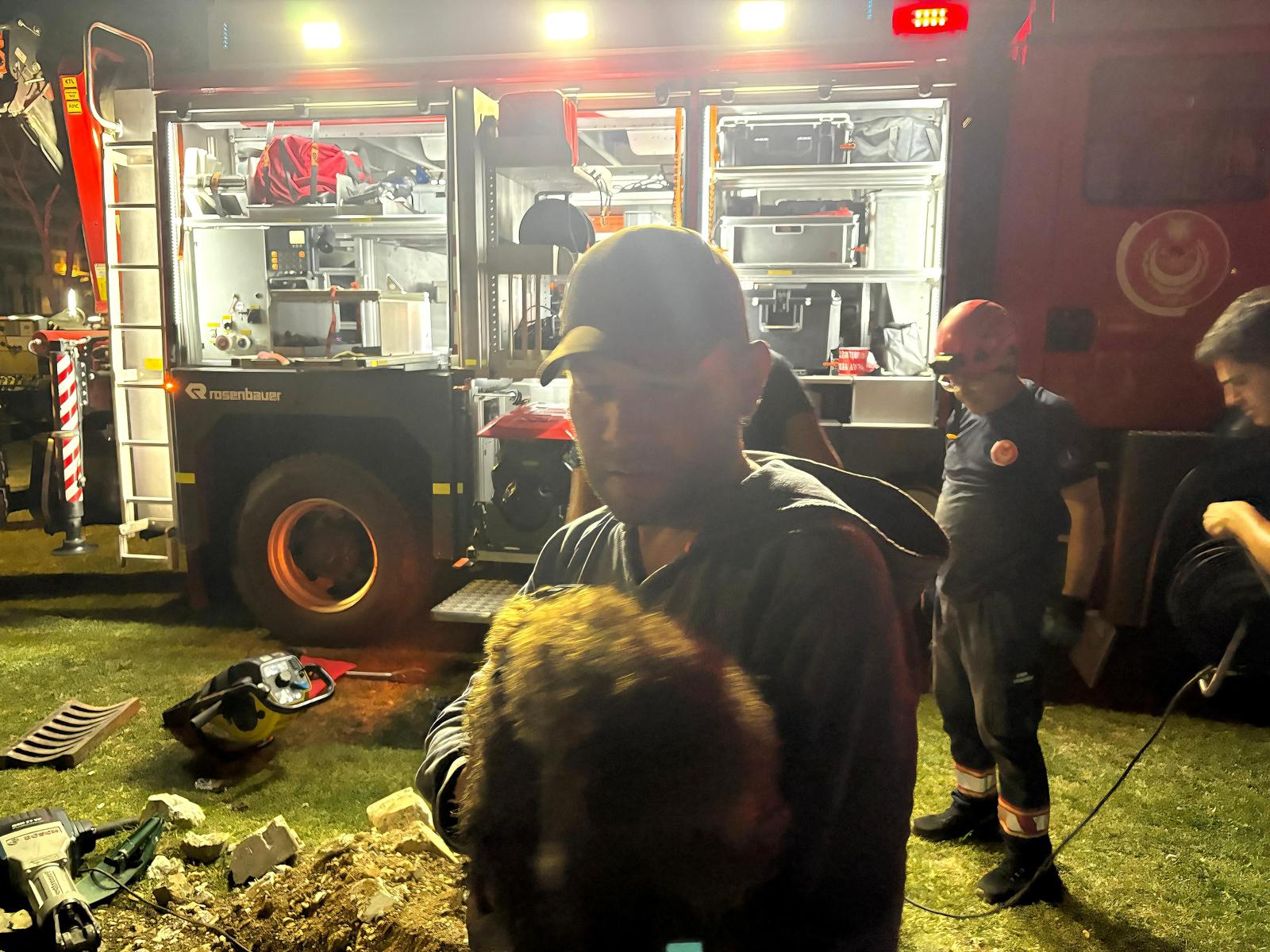 İzmir Itfaiyesi Can Dostların Kahramanı Oldu (4)