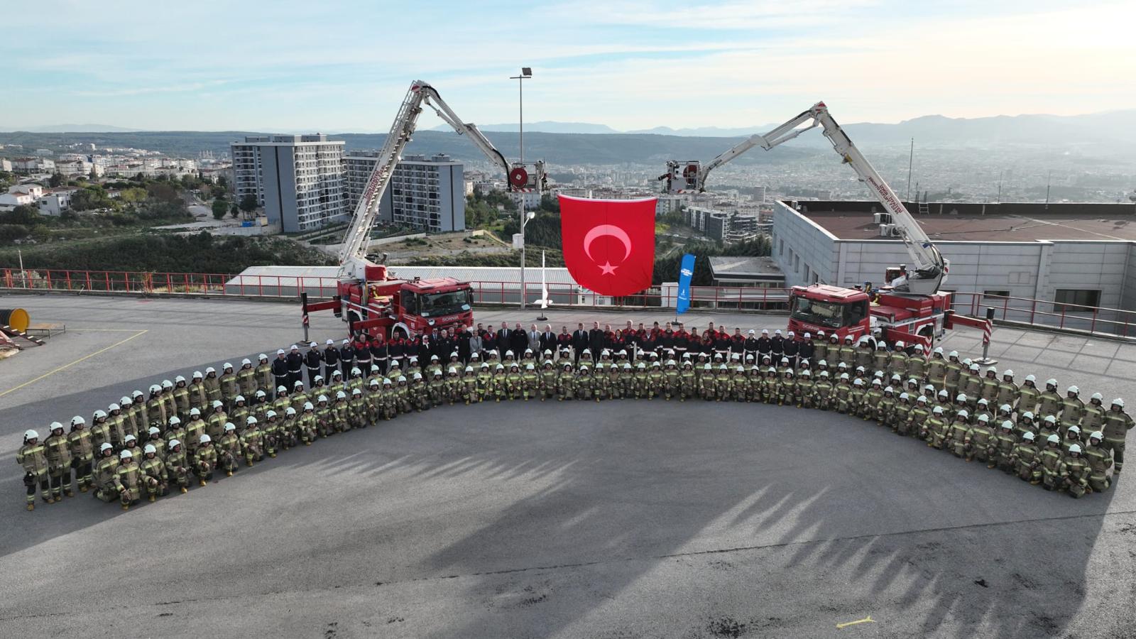 İzmir İtfaiyesi Güçleniyor! Yeni Memurlar Törenle Göreve Başladı (14)