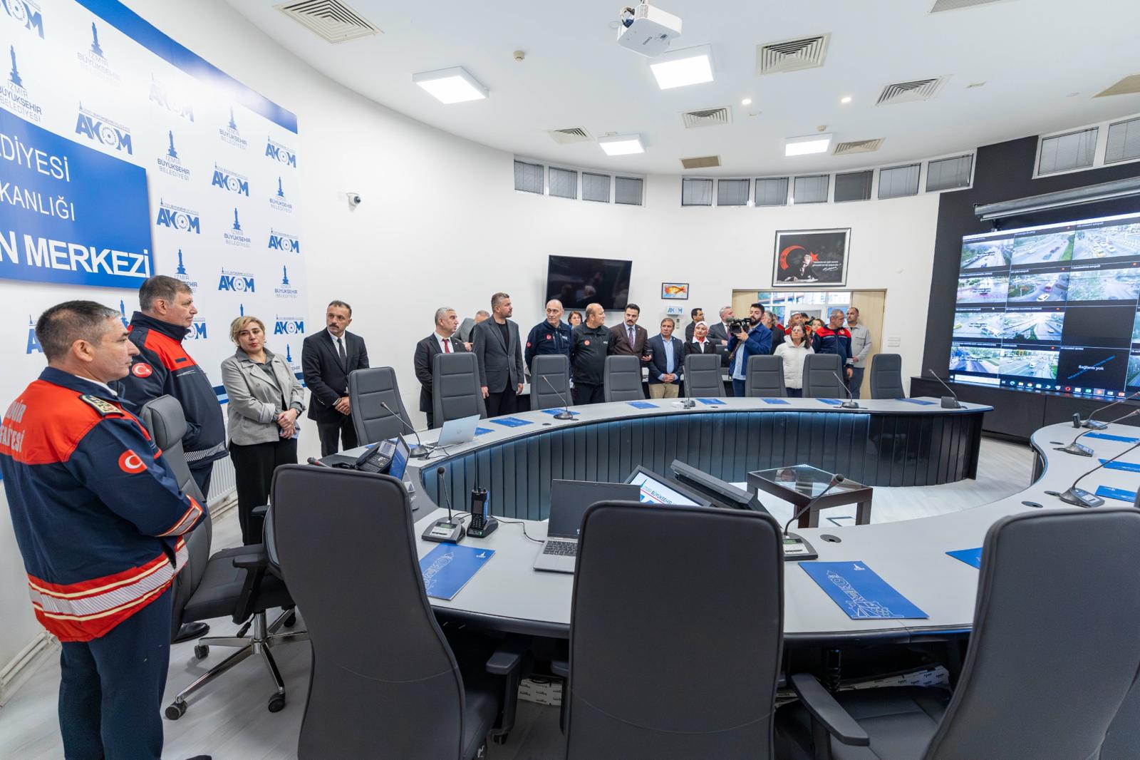 İzmir İtfaiyesi Güçleniyor! Yeni Memurlar Törenle Göreve Başladı (15)