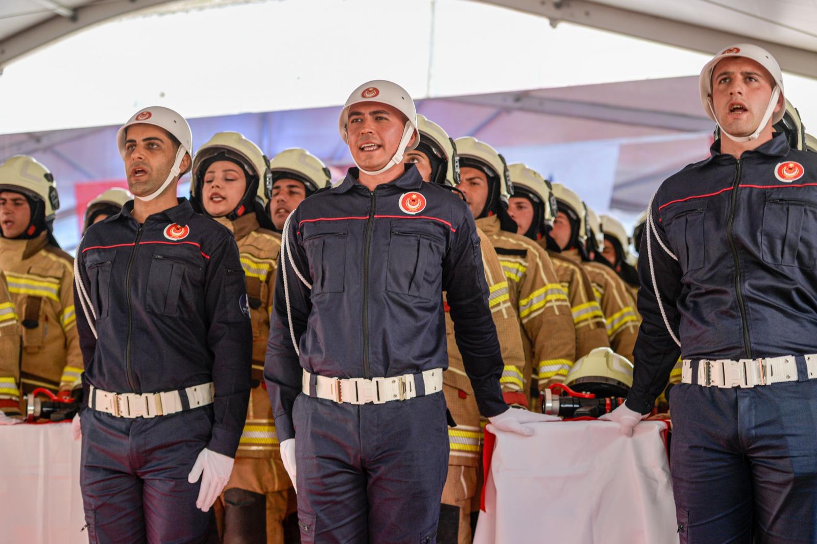 İzmir İtfaiyesi Güçleniyor! Yeni Memurlar Törenle Göreve Başladı (20)