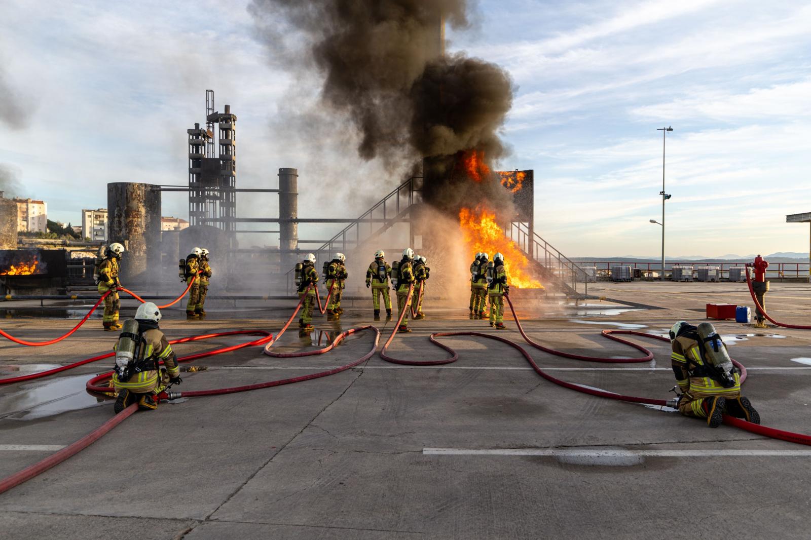 İzmir İtfaiyesi Güçleniyor! Yeni Memurlar Törenle Göreve Başladı (5)