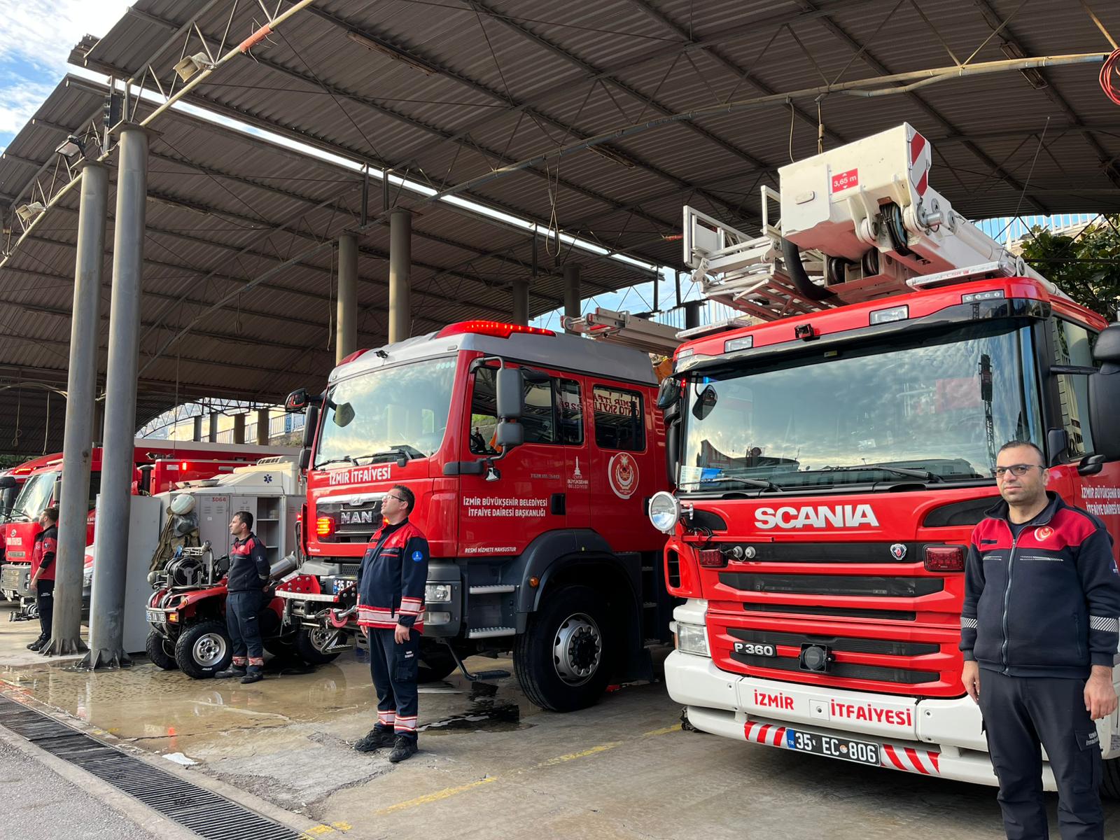 İzmir İtfaiyesi'nden Atatürk’e Büyük Vefa Sonsuzluk Simgesiyle Anma (12)