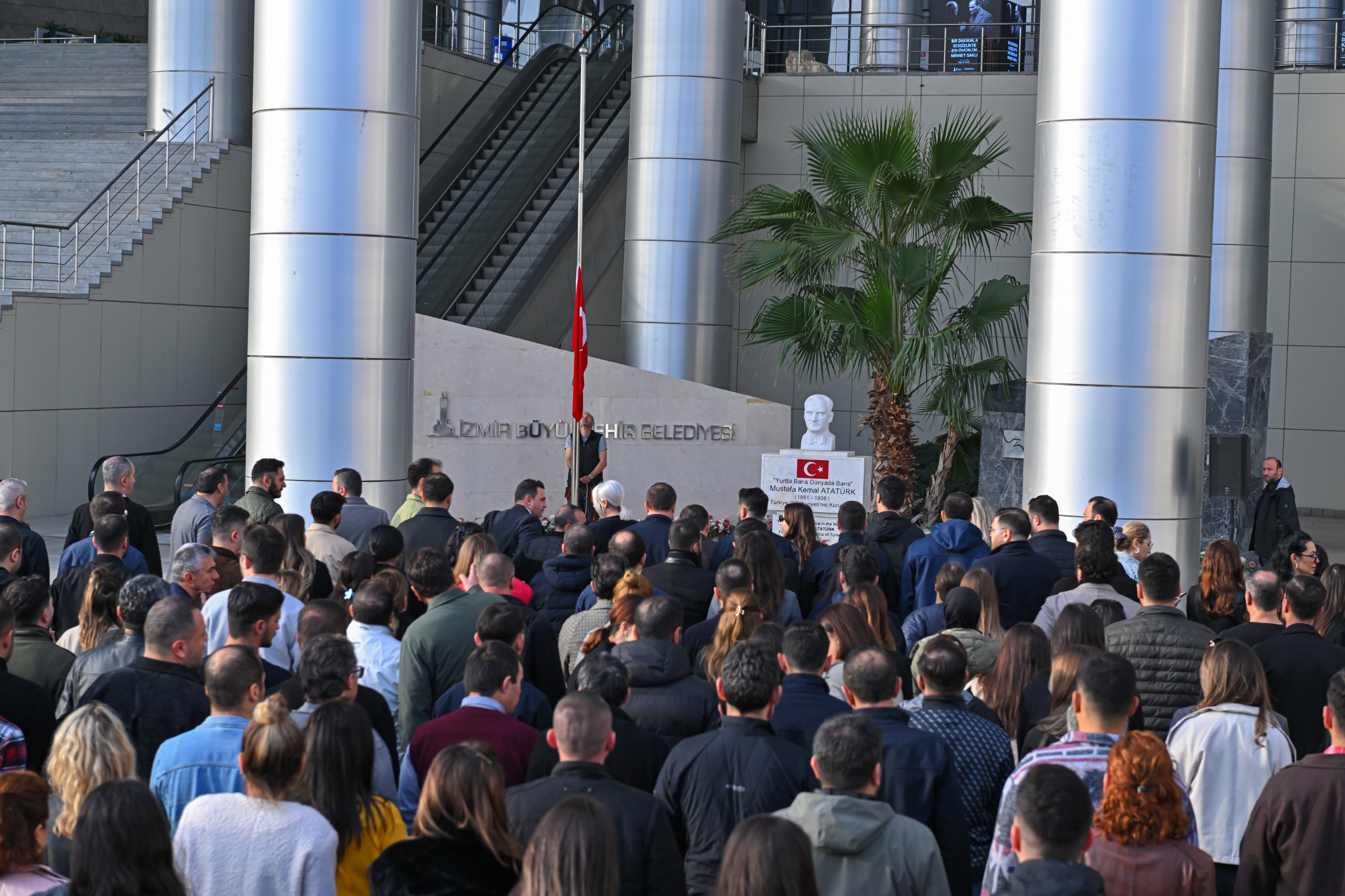 İzmir İtfaiyesi'nden Atatürk’e Büyük Vefa Sonsuzluk Simgesiyle Anma (5)