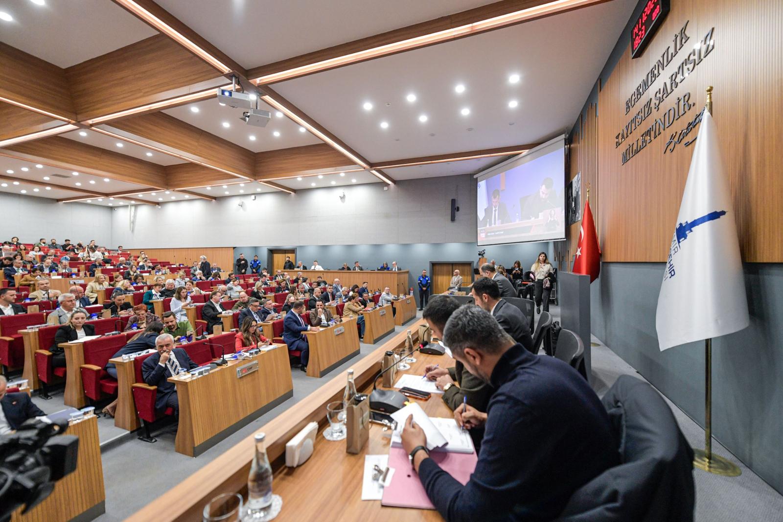 İzmir Körfezi’nde Kritik Vapur Hamlesi (3)