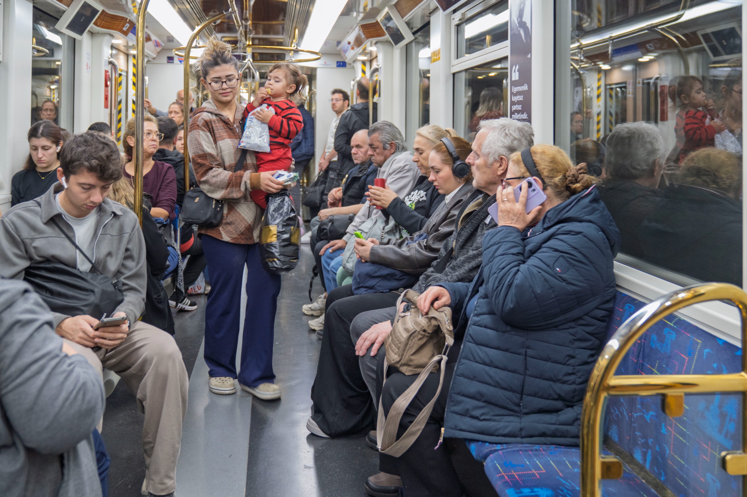 İzmir Metrosu’nda Kesintisiz Iletişim Dönemi Resmen Başladı (4)