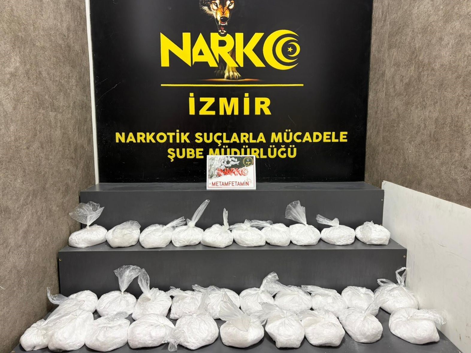 İzmir Narkotik Ekiplerinden Zehir Tacirlerine Ağır Darbe (1)