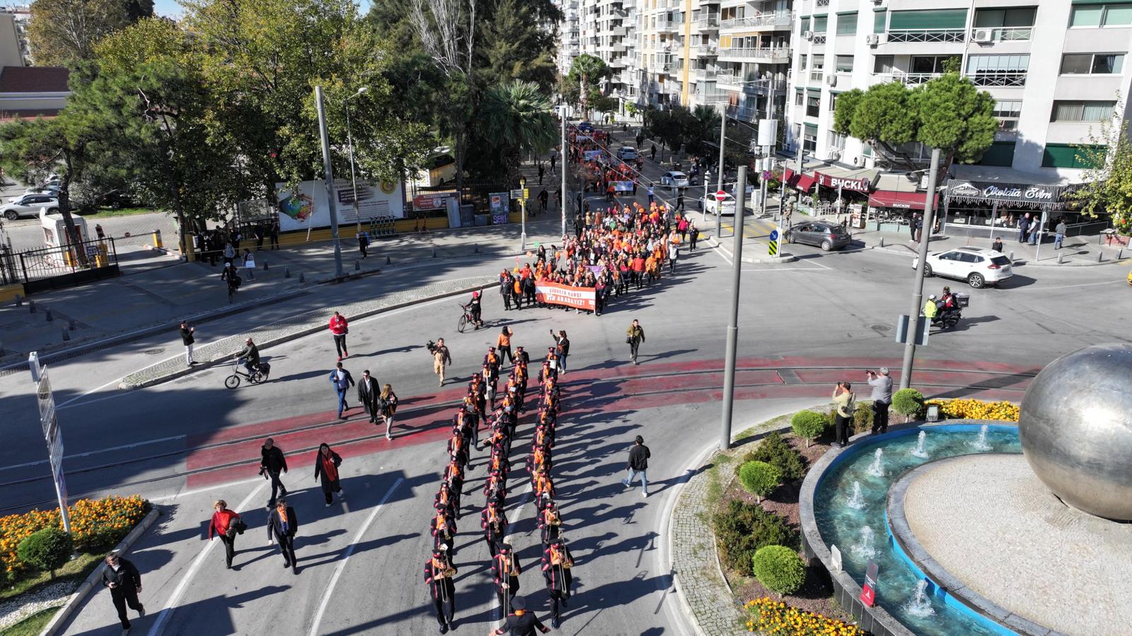 İzmir’de 25 Kasım Için 'Turuncu Yürüyüş' Düzenlendi (3)