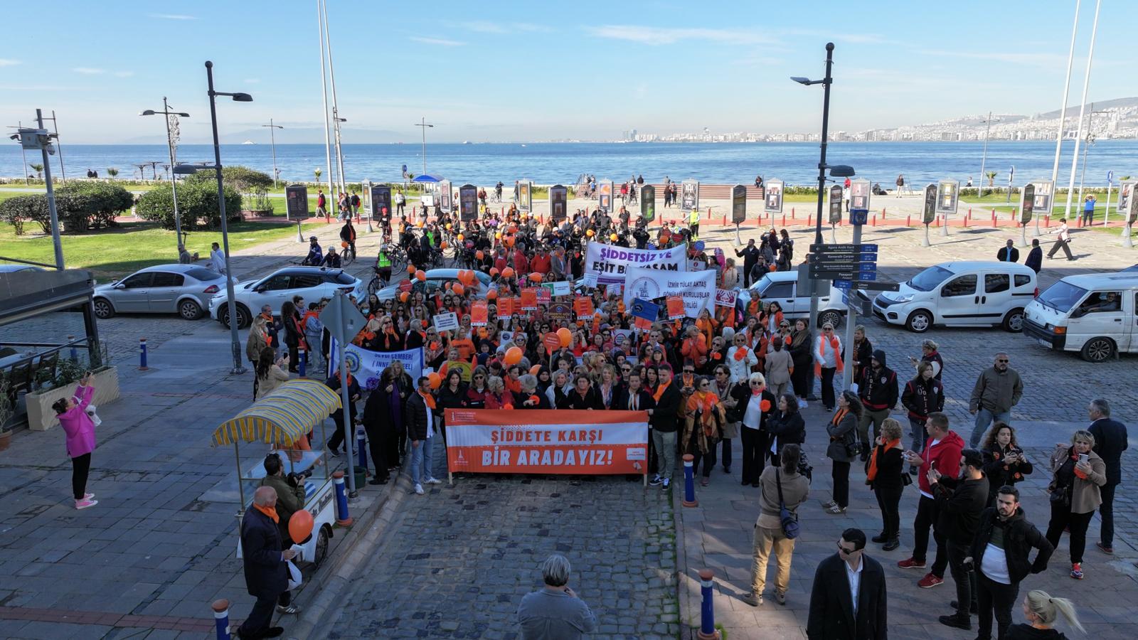 İzmir’de 25 Kasım Için 'Turuncu Yürüyüş' Düzenlendi (5)