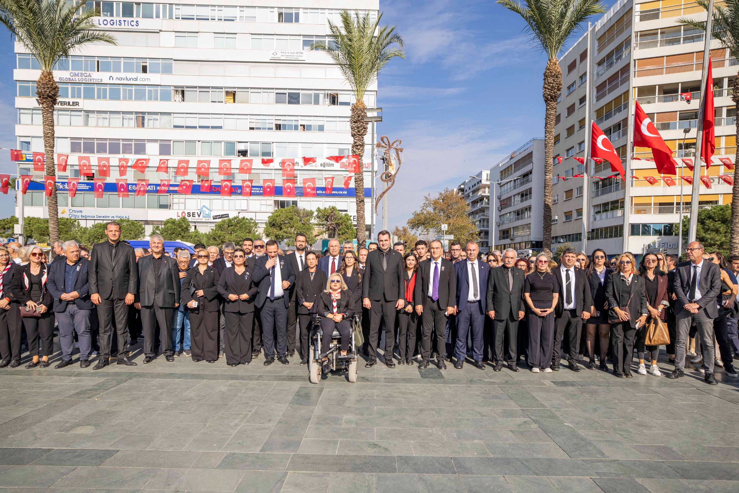 İzmir’de 350 Metrelik Atatürk Posteriyle Saygı Yürüyüşü (17)