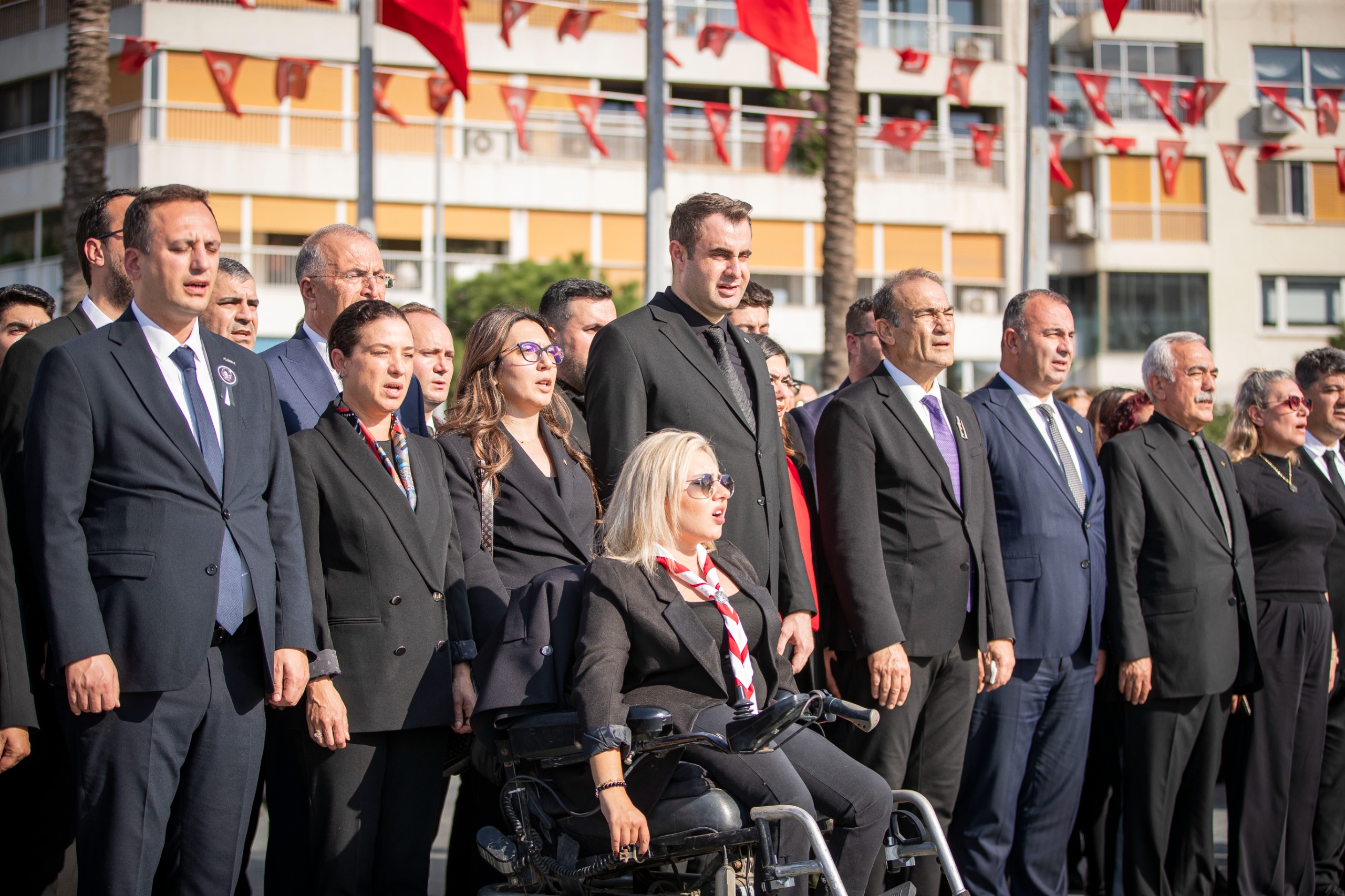 İzmir’de 350 Metrelik Atatürk Posteriyle Saygı Yürüyüşü (21)