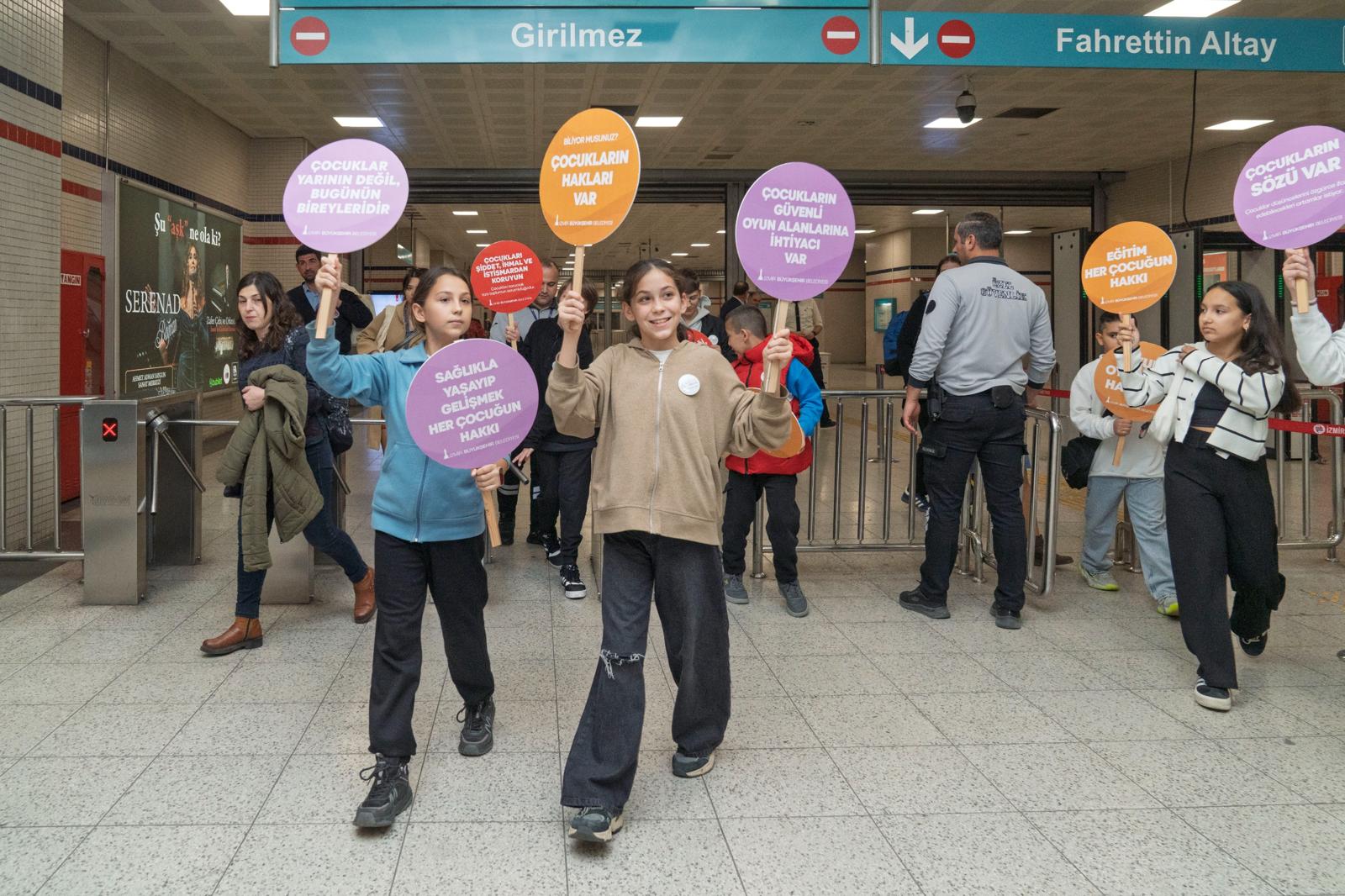 İzmir’de Çocuklar Seslerini Tüm Şehre Duyurdu (5)