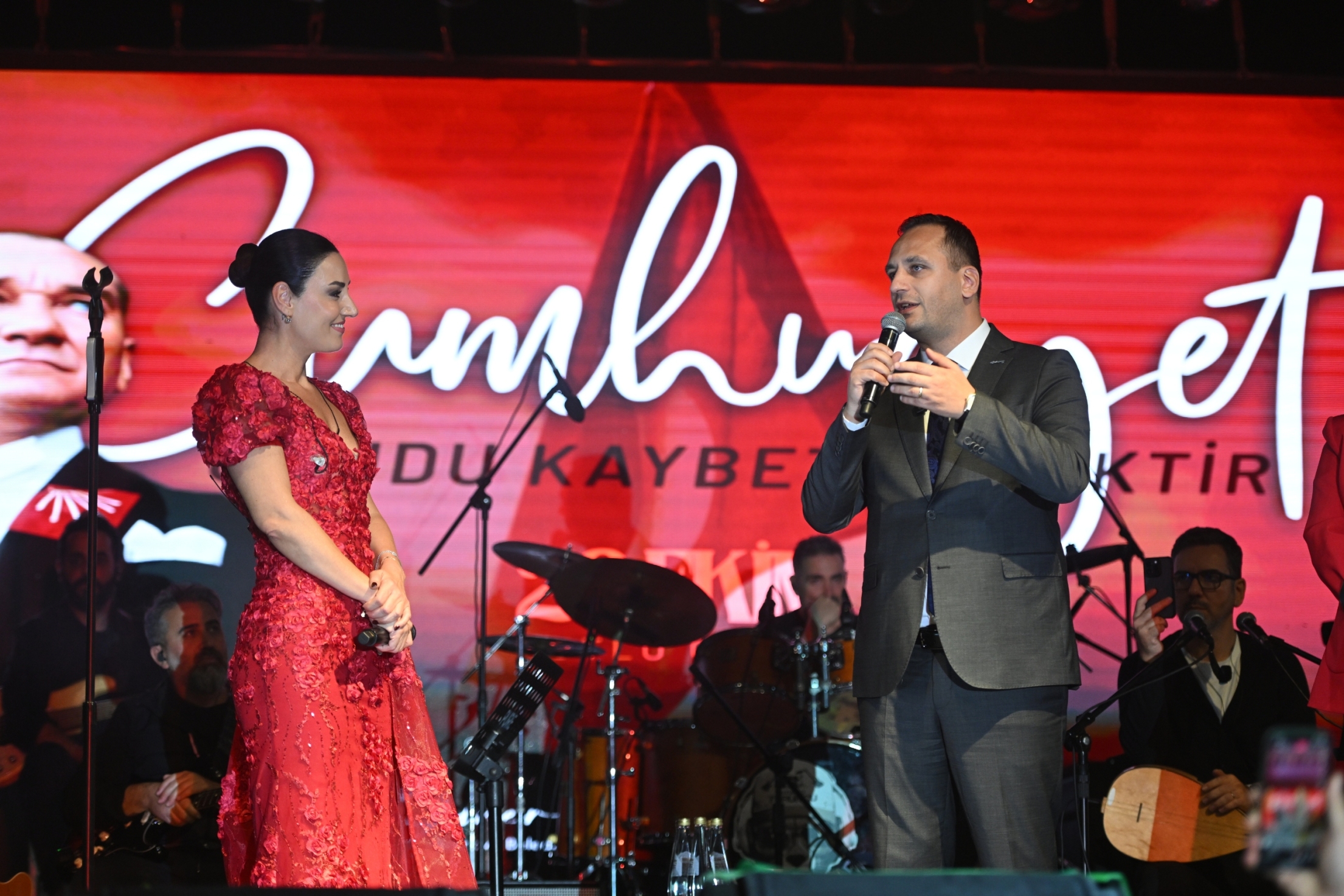 İzmir’de Dayanışma Fırtınası (4)