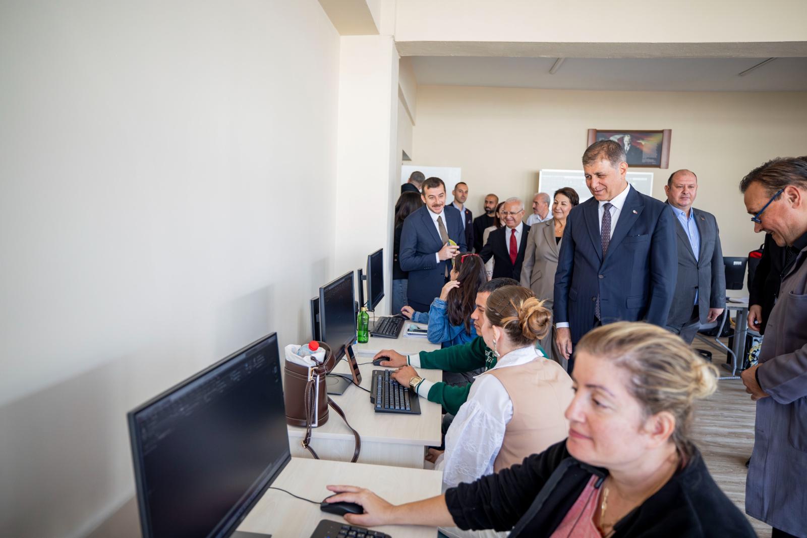 İzmir’de Işsizliğe Karşı Yenilikçi Adım (9)