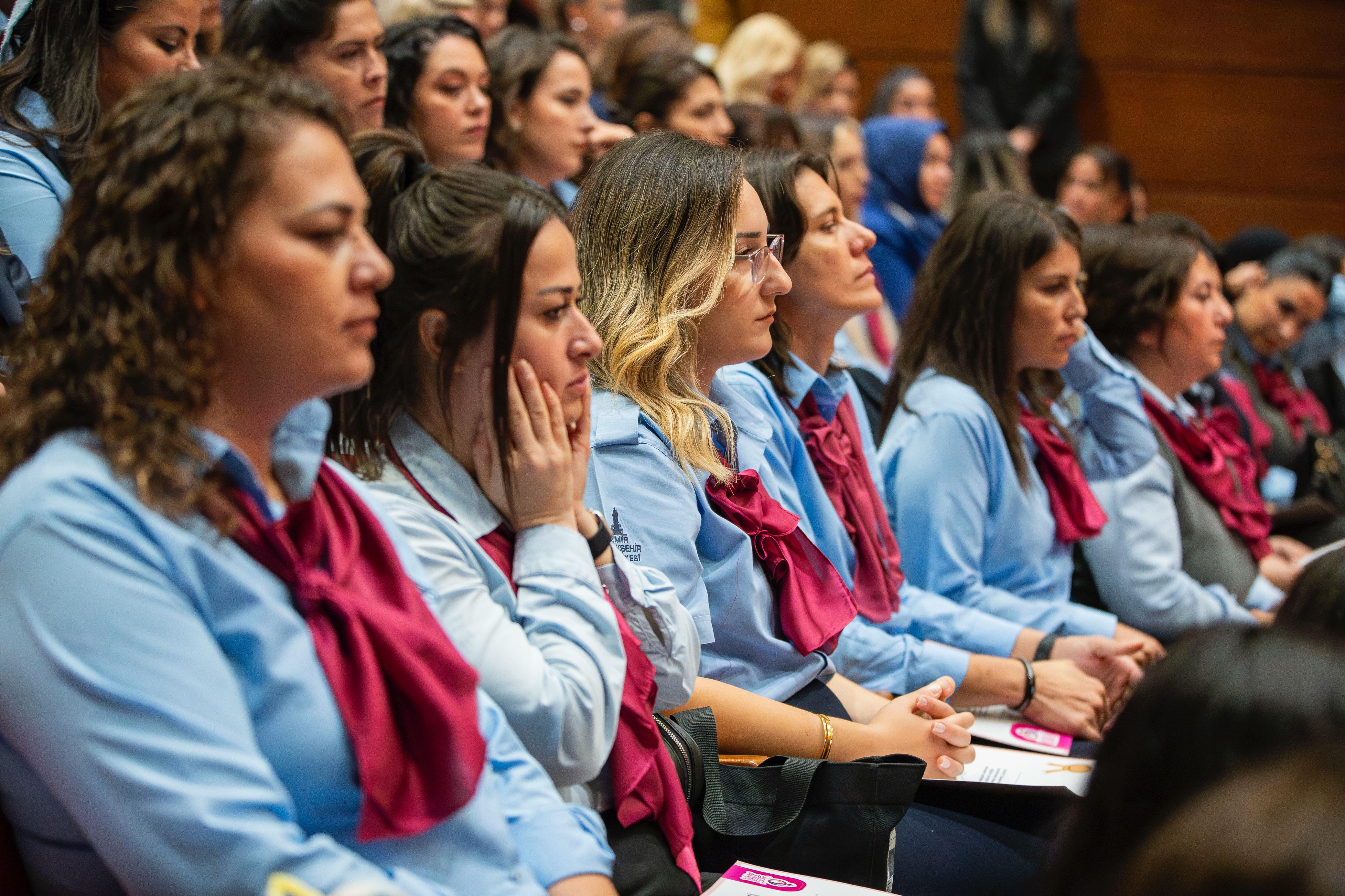 İzmir’de Kadın Şoför Devrimi Sayı 290’A Yükseldi (10)
