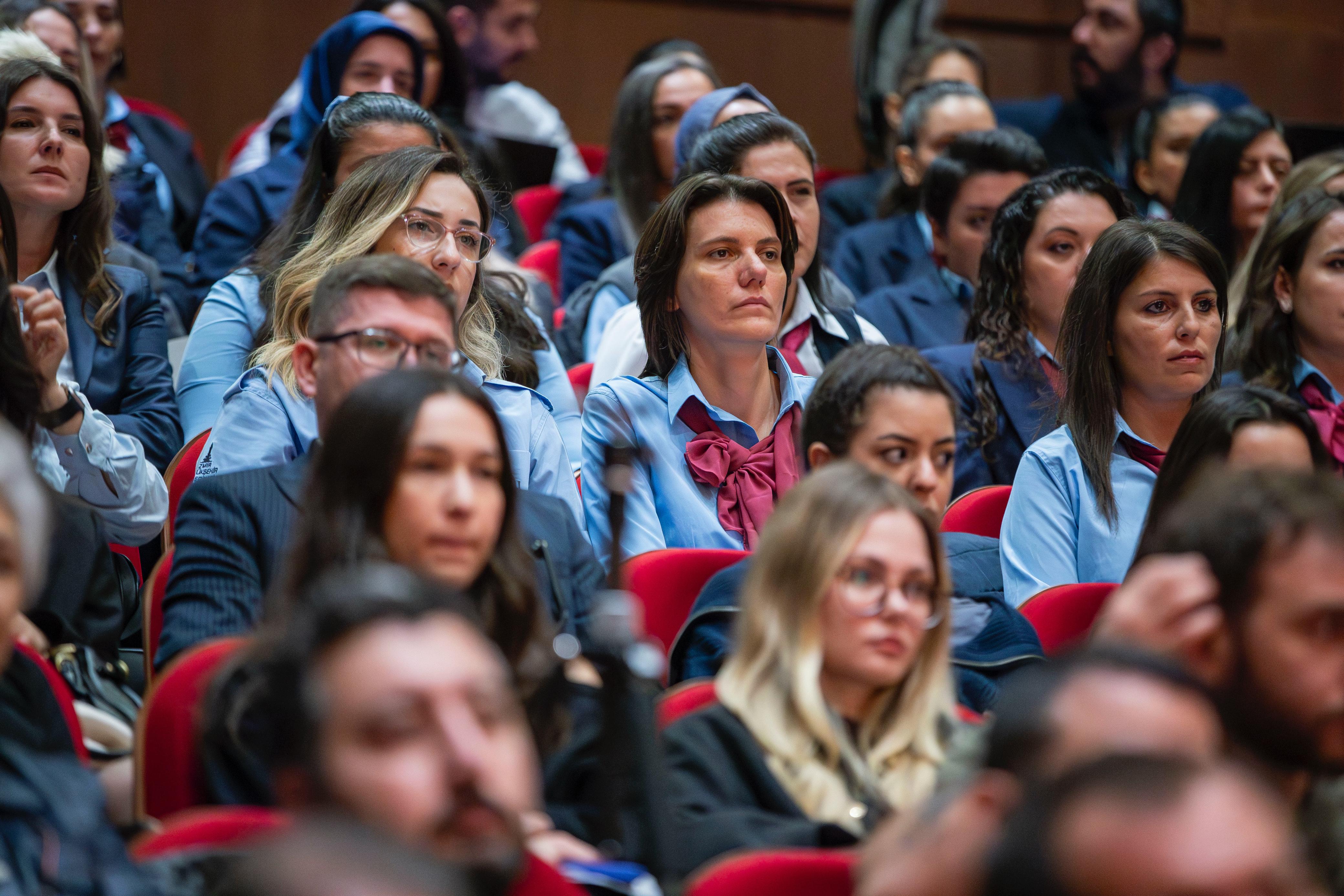 İzmir’de Kadın Şoför Devrimi Sayı 290’A Yükseldi (9)