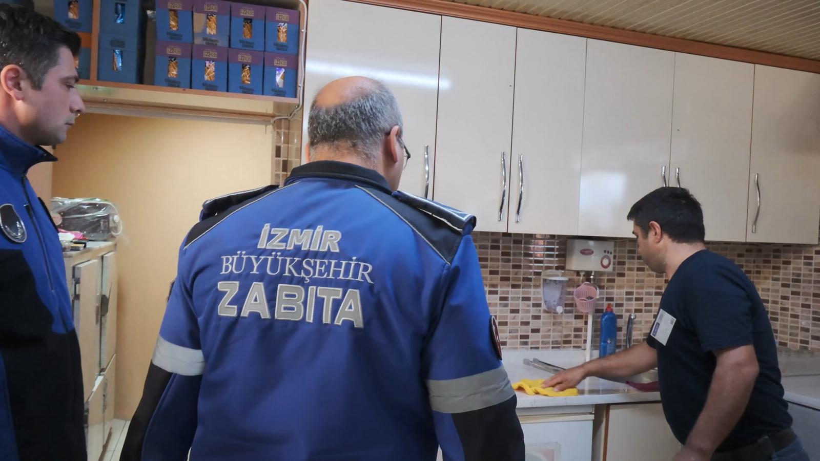 İzmir’de Kantin Ve Kırtasiyelere Sıkı Takip (6)