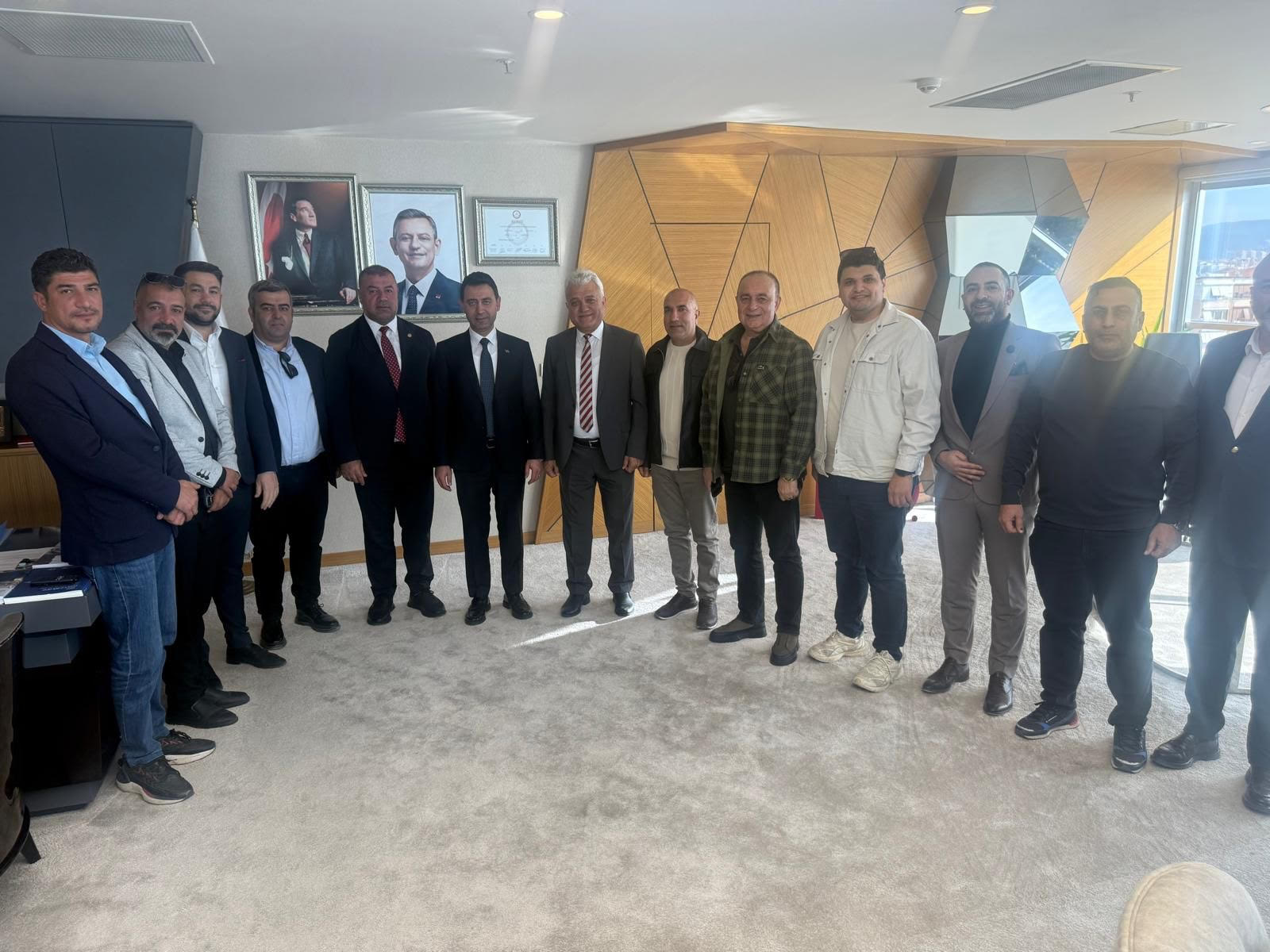 İzmir’de Kritik Adım Depremzedeler Ve Müteahhitler Güç Birliği Yapacak (1)