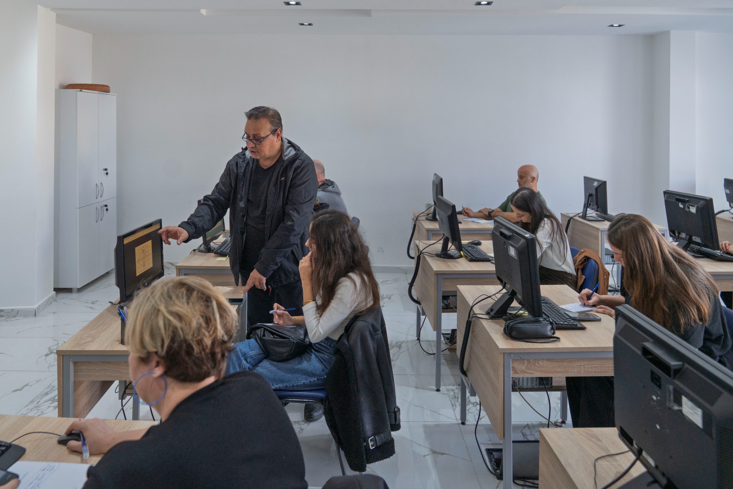 İzmir’de Mobilya Sektörüne Dev Eğitim Desteği Kurslar Dolup Taşıyor (9)