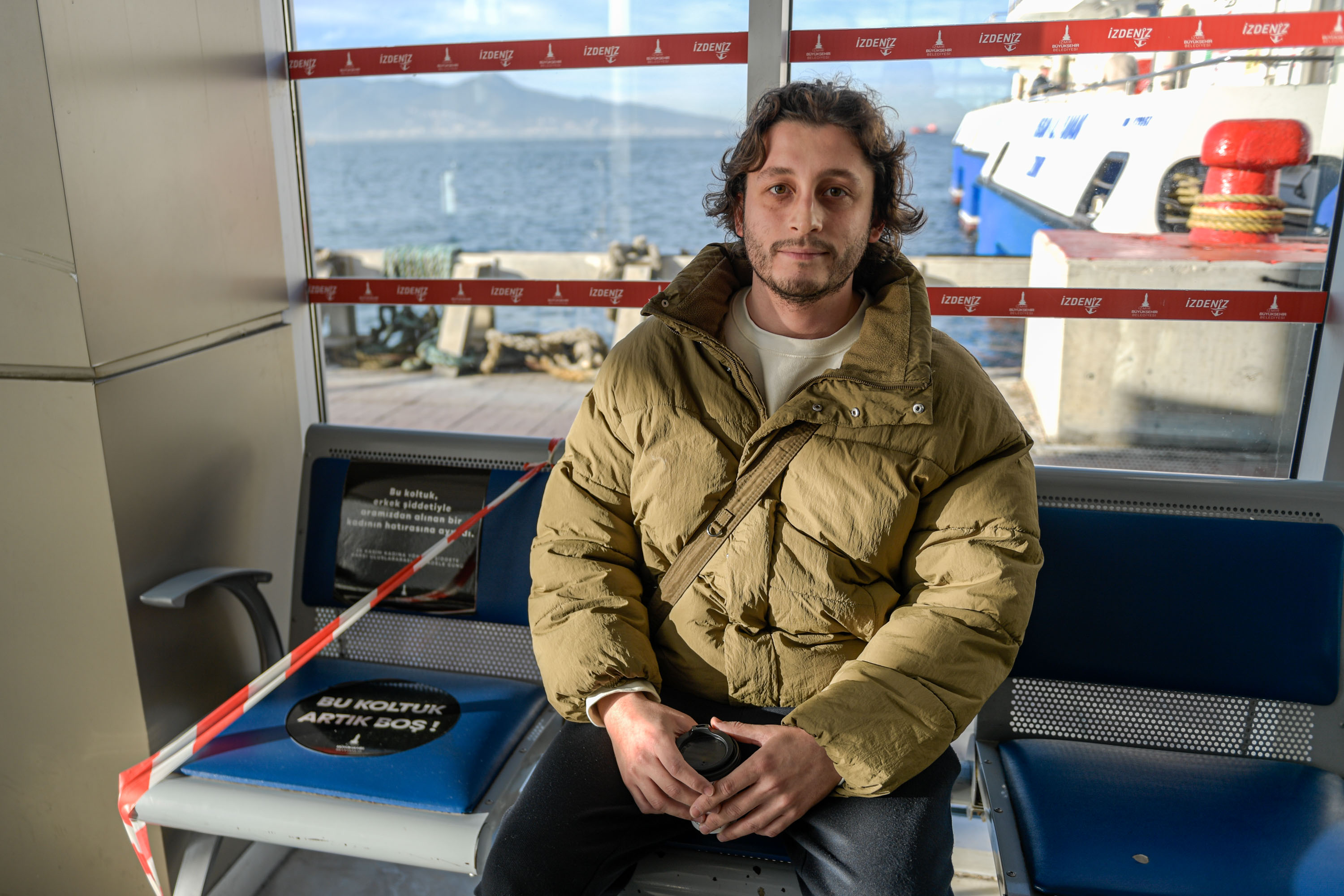 İzmir’de Toplu Taşımada Boş Koltuklar Dikkat Çekti! İşte Nedeni (2)