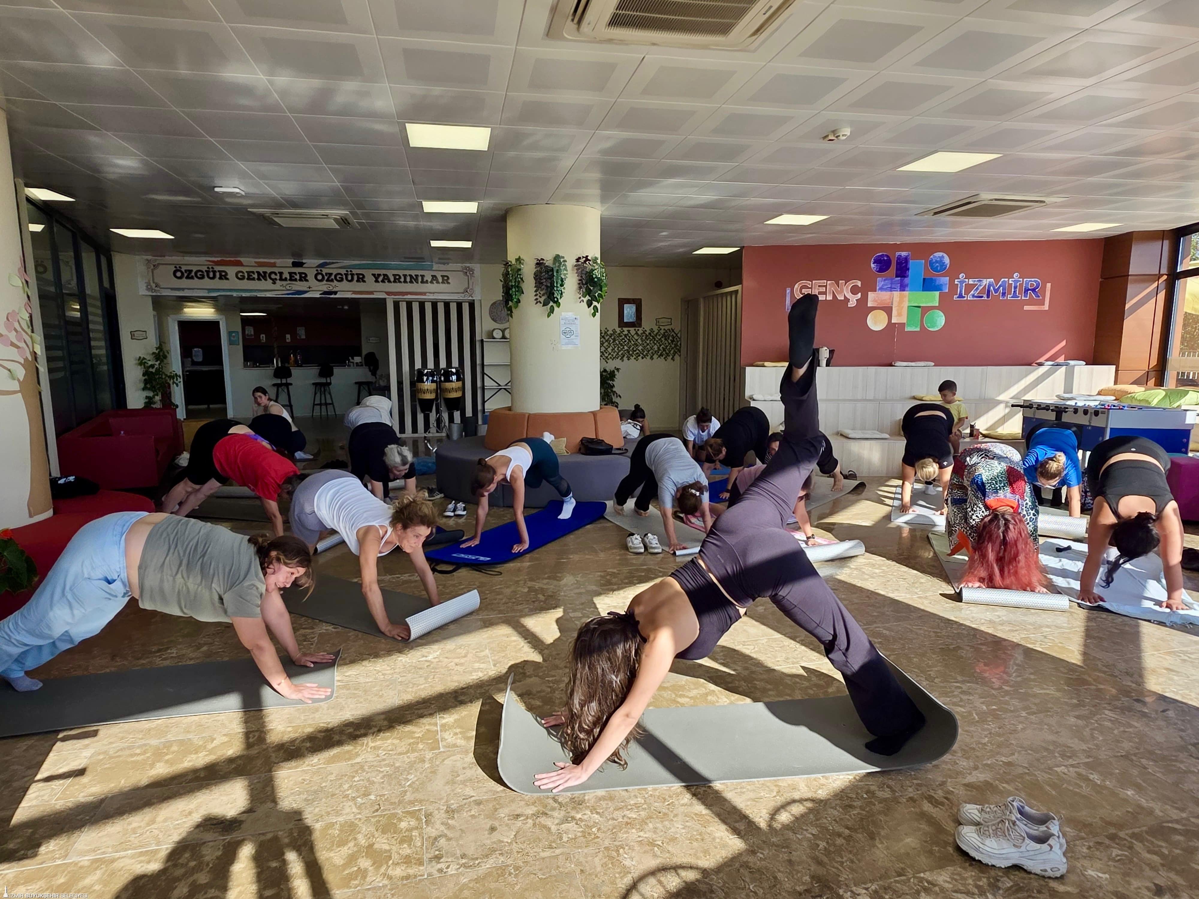 İzmir’de Ücretsiz Yoga Etkinliği! (4)