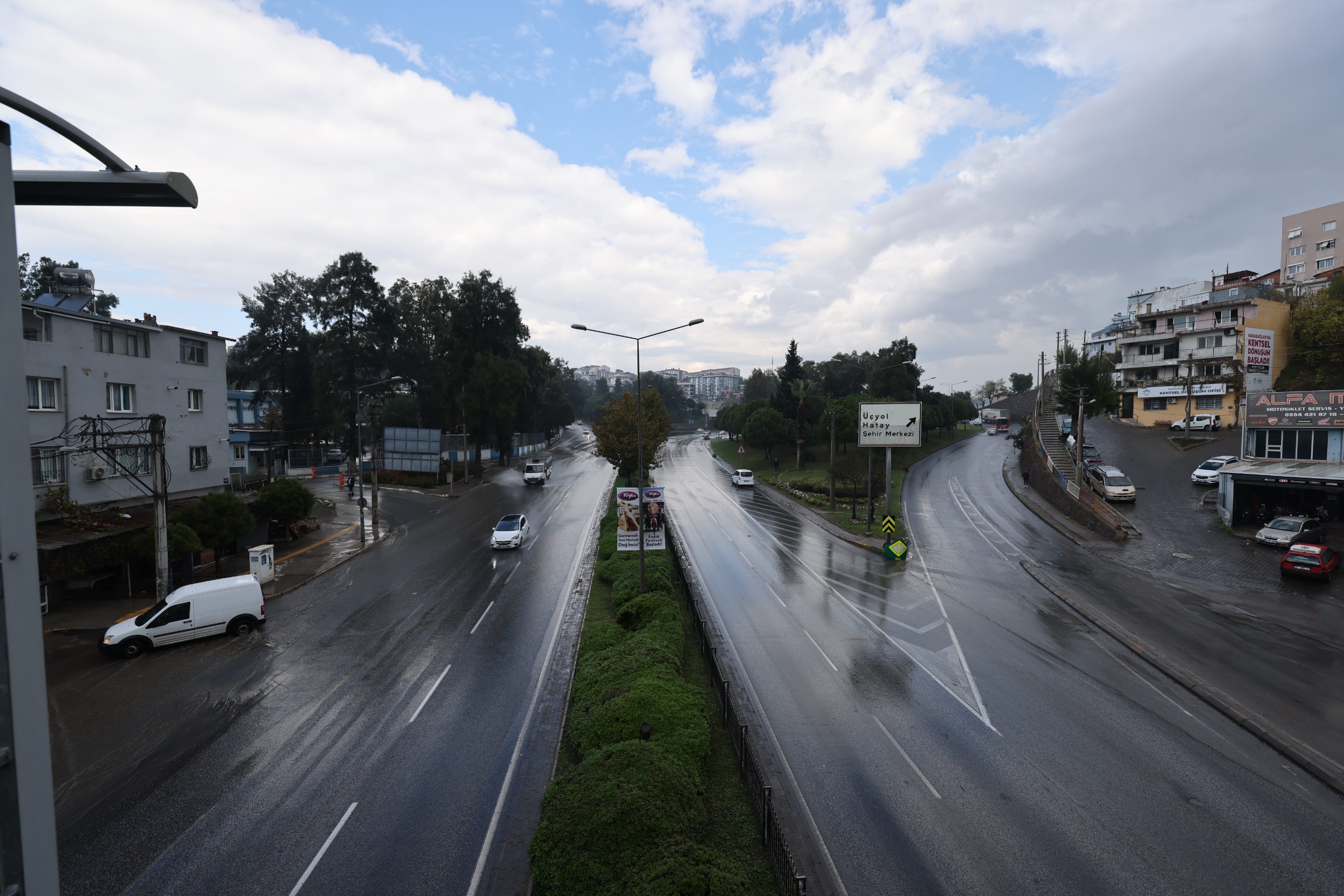 İzmir’de Yağış Etkisini Artırdı Ekipler Anında Müdahale Etti (10)