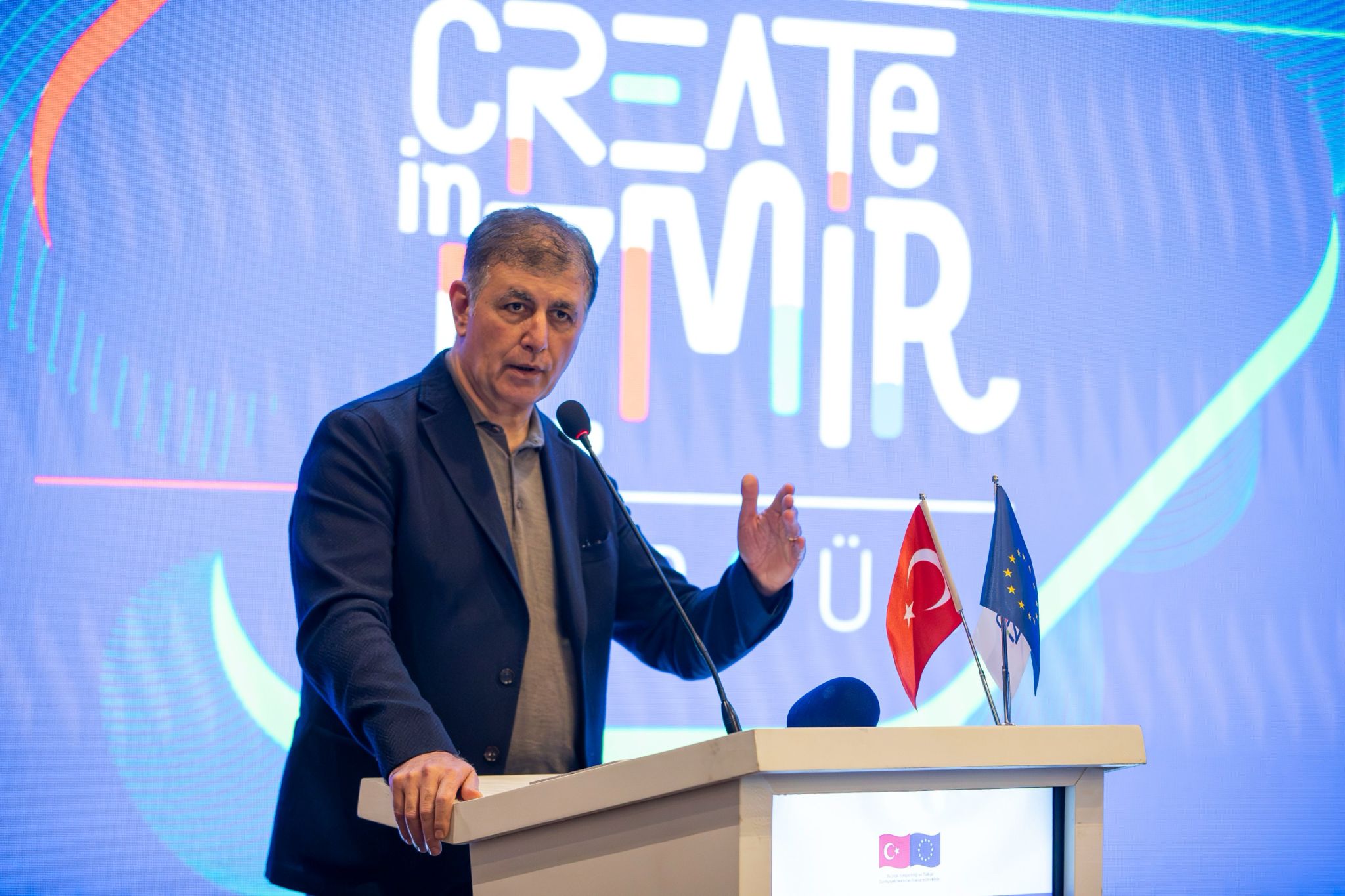 İzmir’de Yaratıcı Dönüşüm Başlıyor 'İzmir Değişimin Seyircisi Değil Aktörü Olacak' (9)